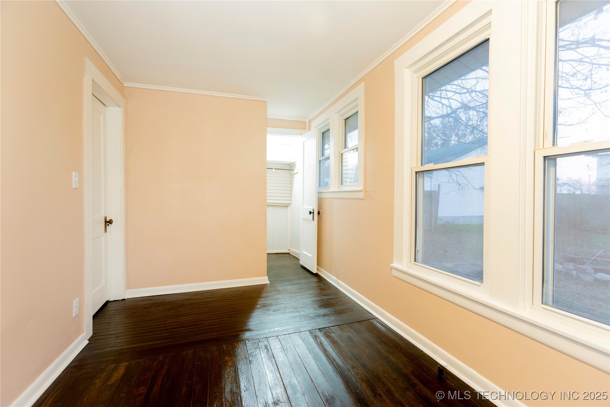 415 E Seneca Property Photo 21