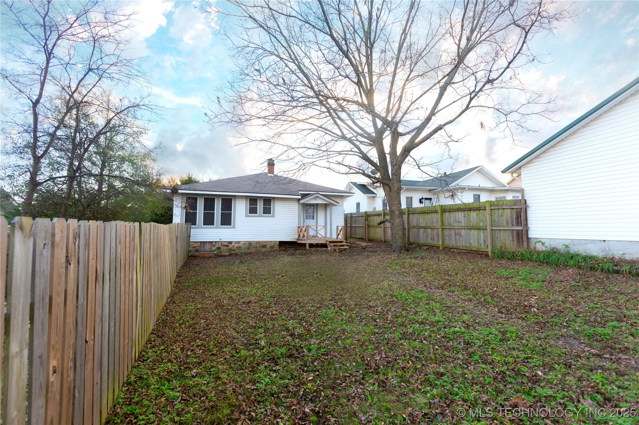 415 E Seneca Property Photo 23