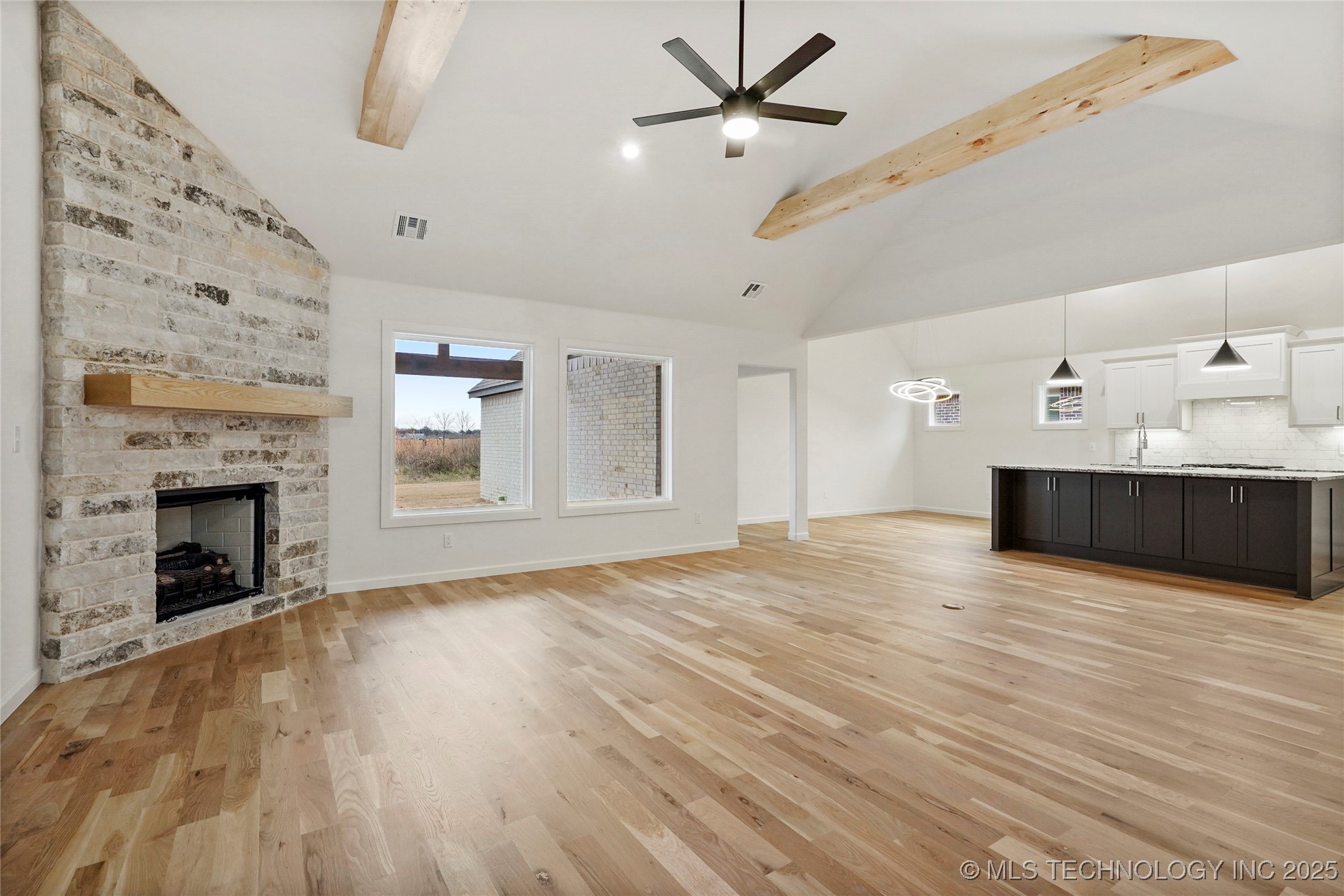 10611 S 233rd East Avenue Property Photo 4