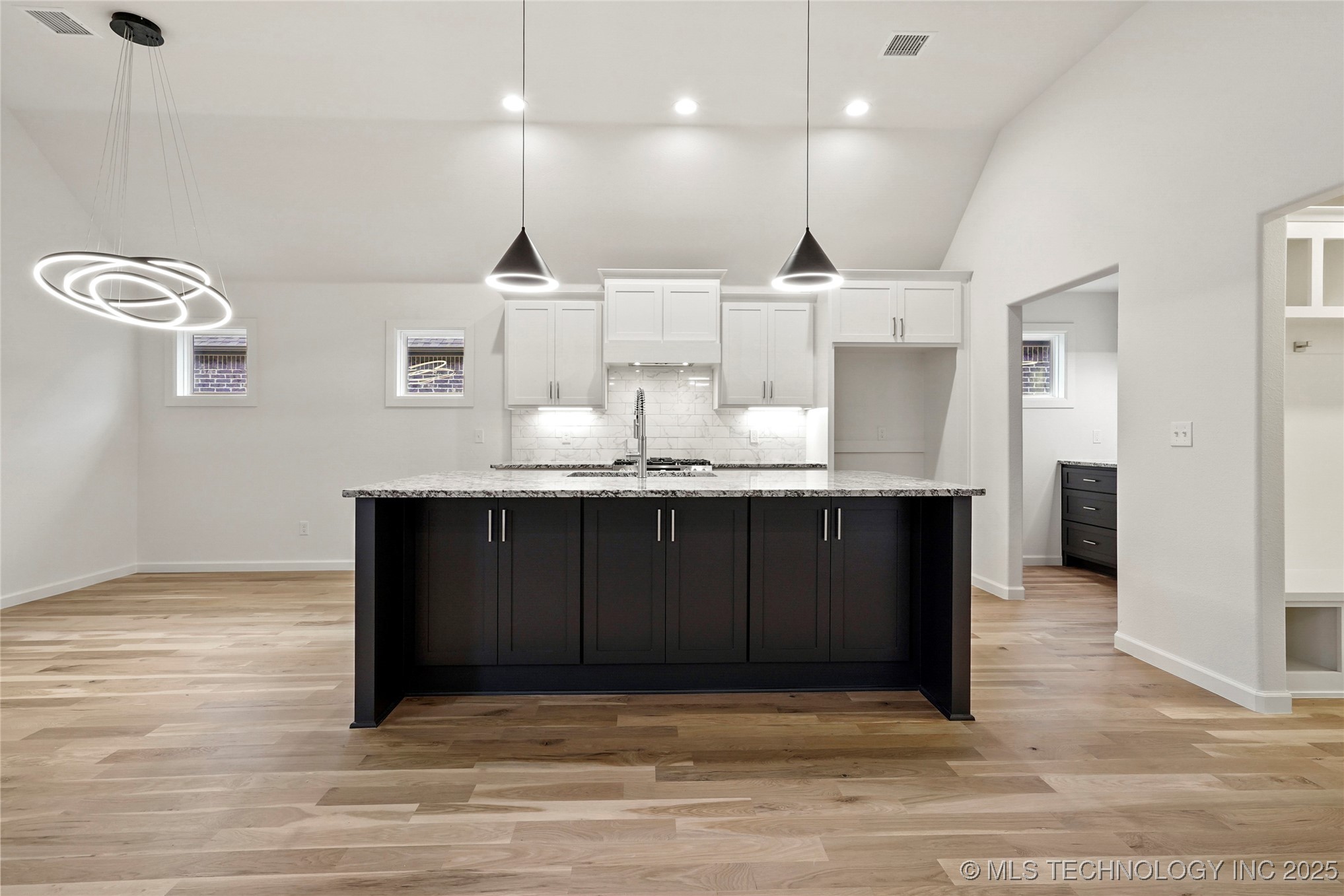 10611 S 233rd East Avenue Property Photo 7