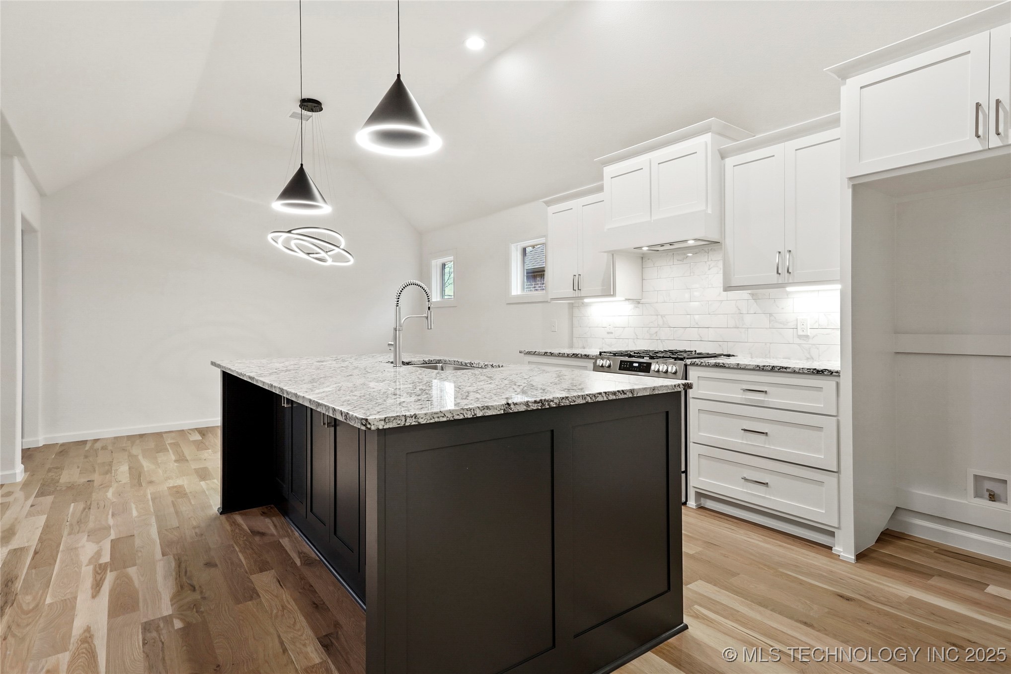 10611 S 233rd East Avenue Property Photo 10