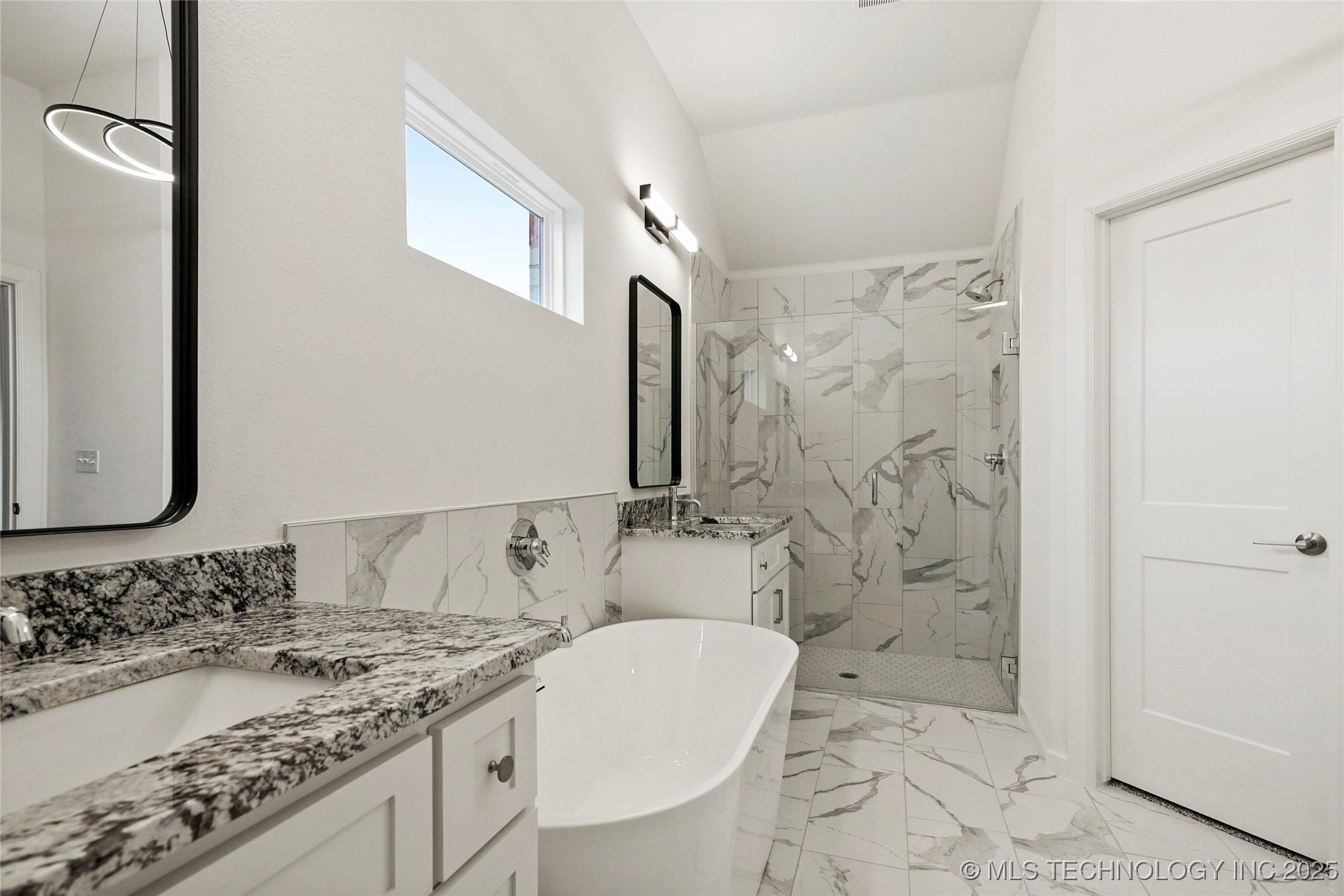 10611 S 233rd East Avenue Property Photo 17