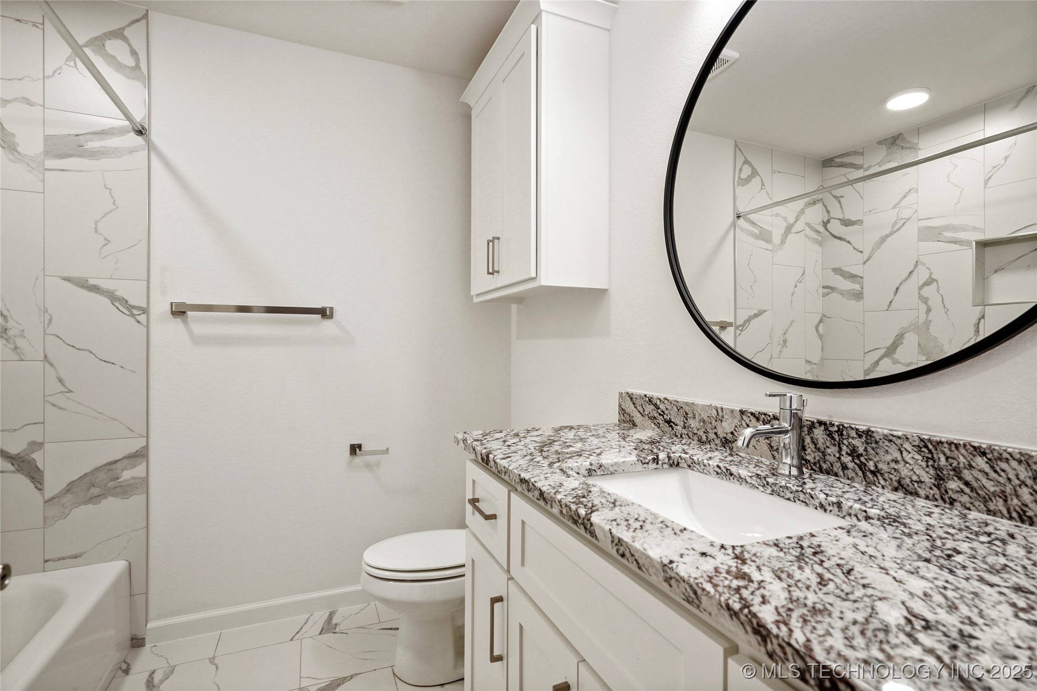 10611 S 233rd East Avenue Property Photo 23