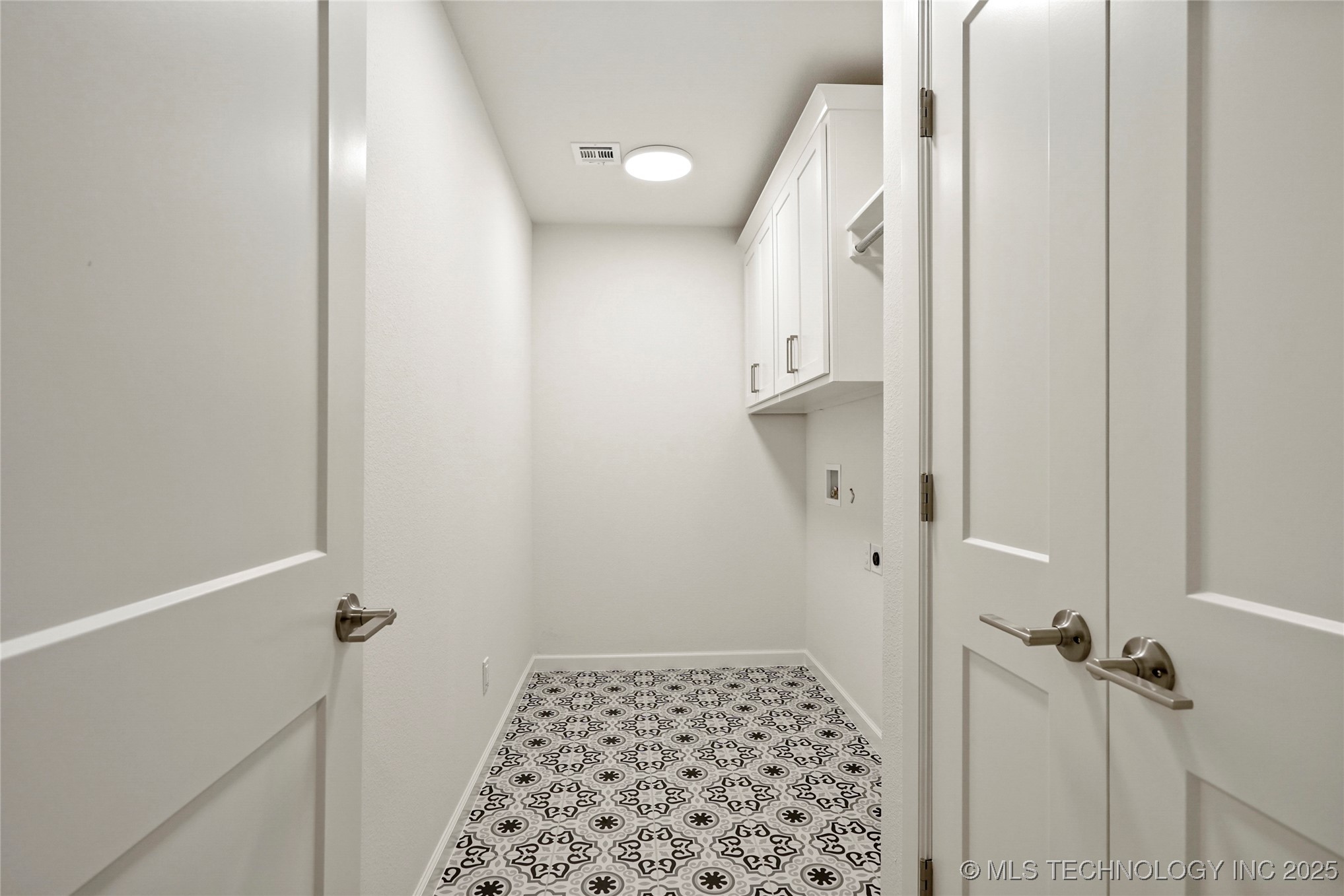 10611 S 233rd East Avenue Property Photo 25