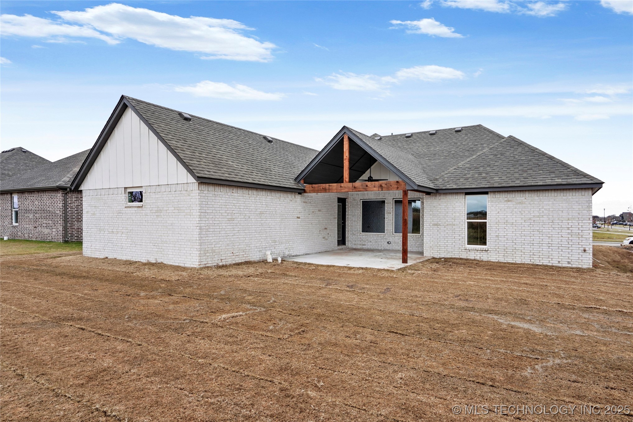 10611 S 233rd East Avenue Property Photo 27