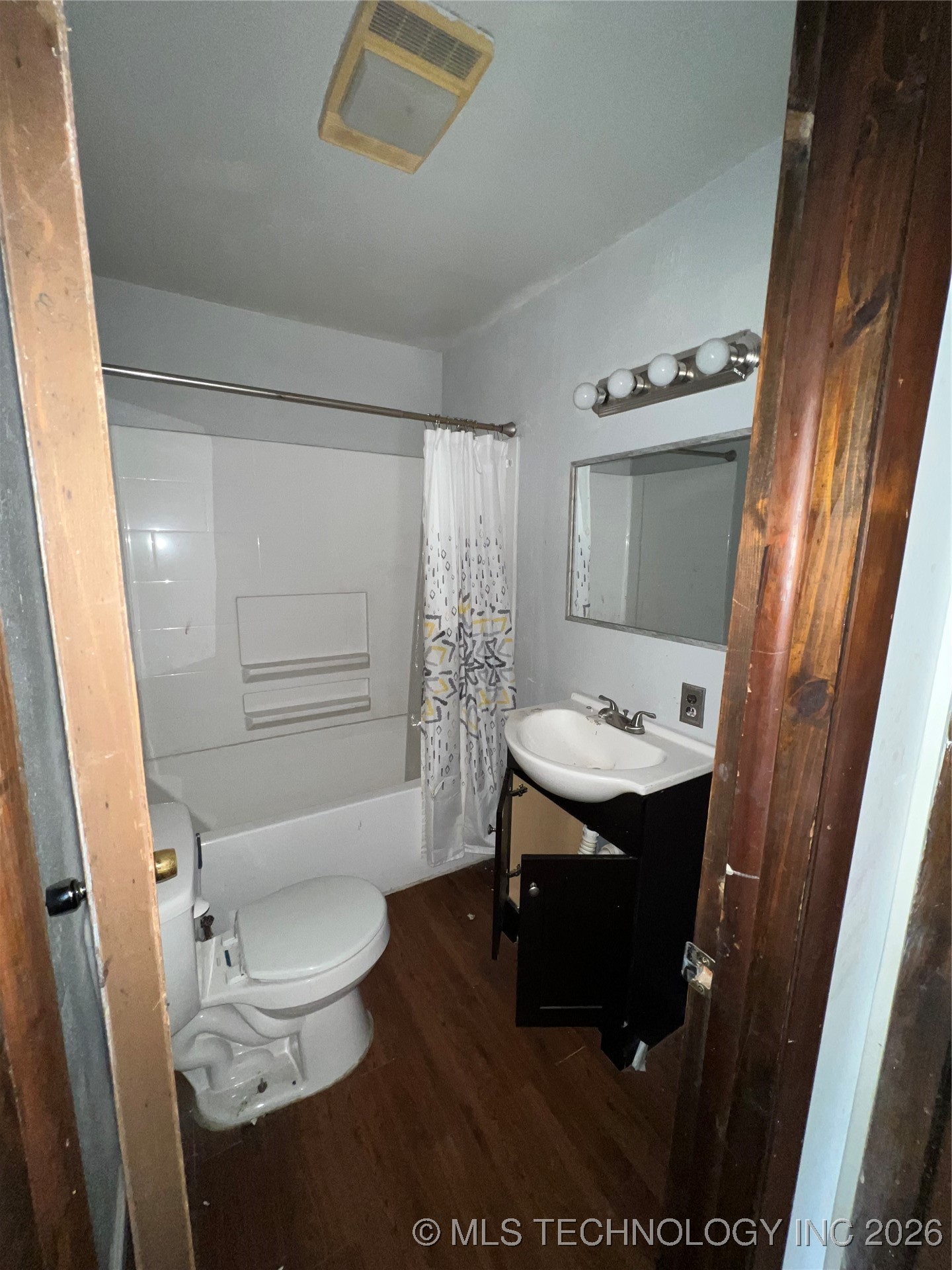 317 W Cedar Street Property Photo 7