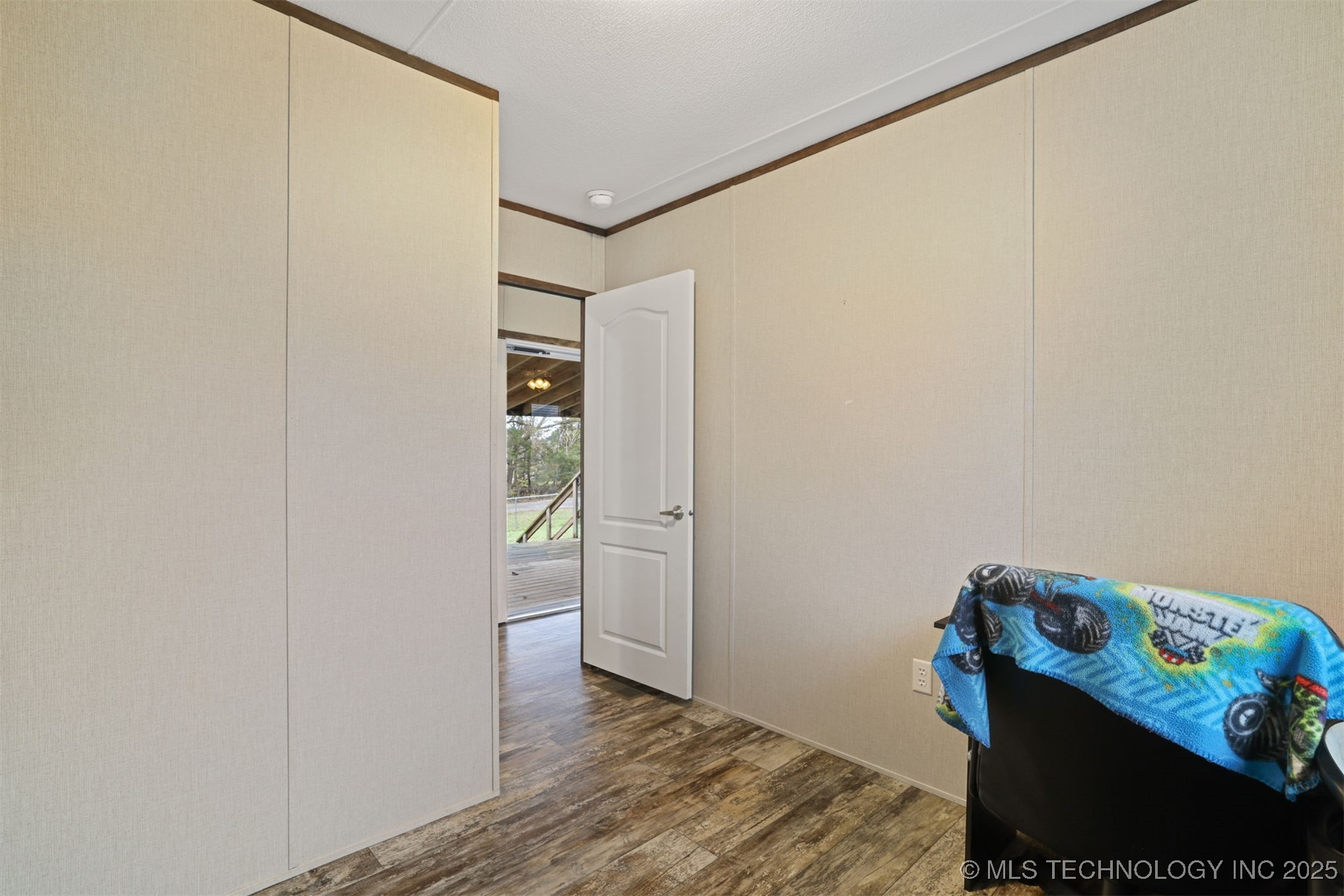 309 N 3rd Property Photo 7