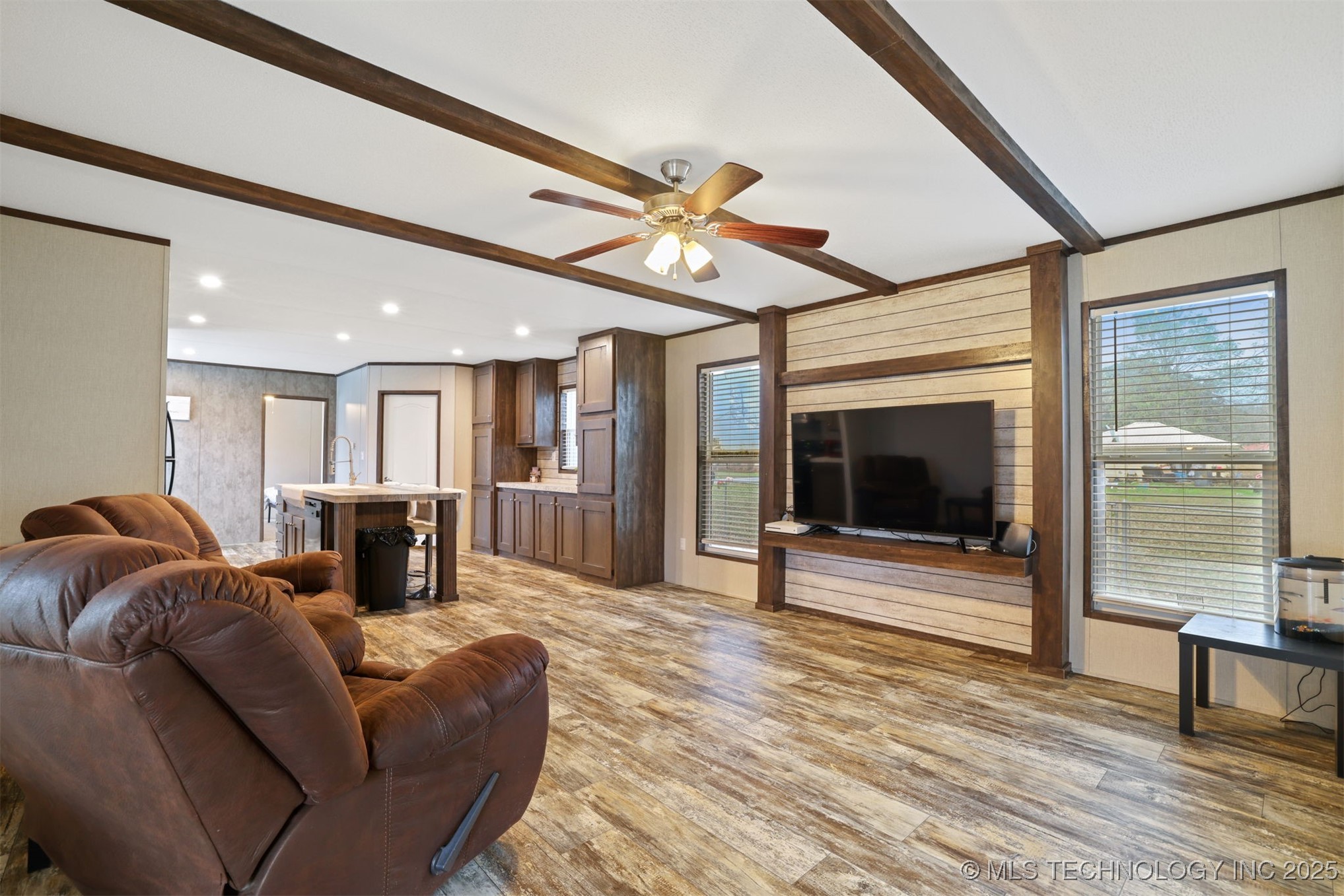 309 N 3rd Property Photo 11