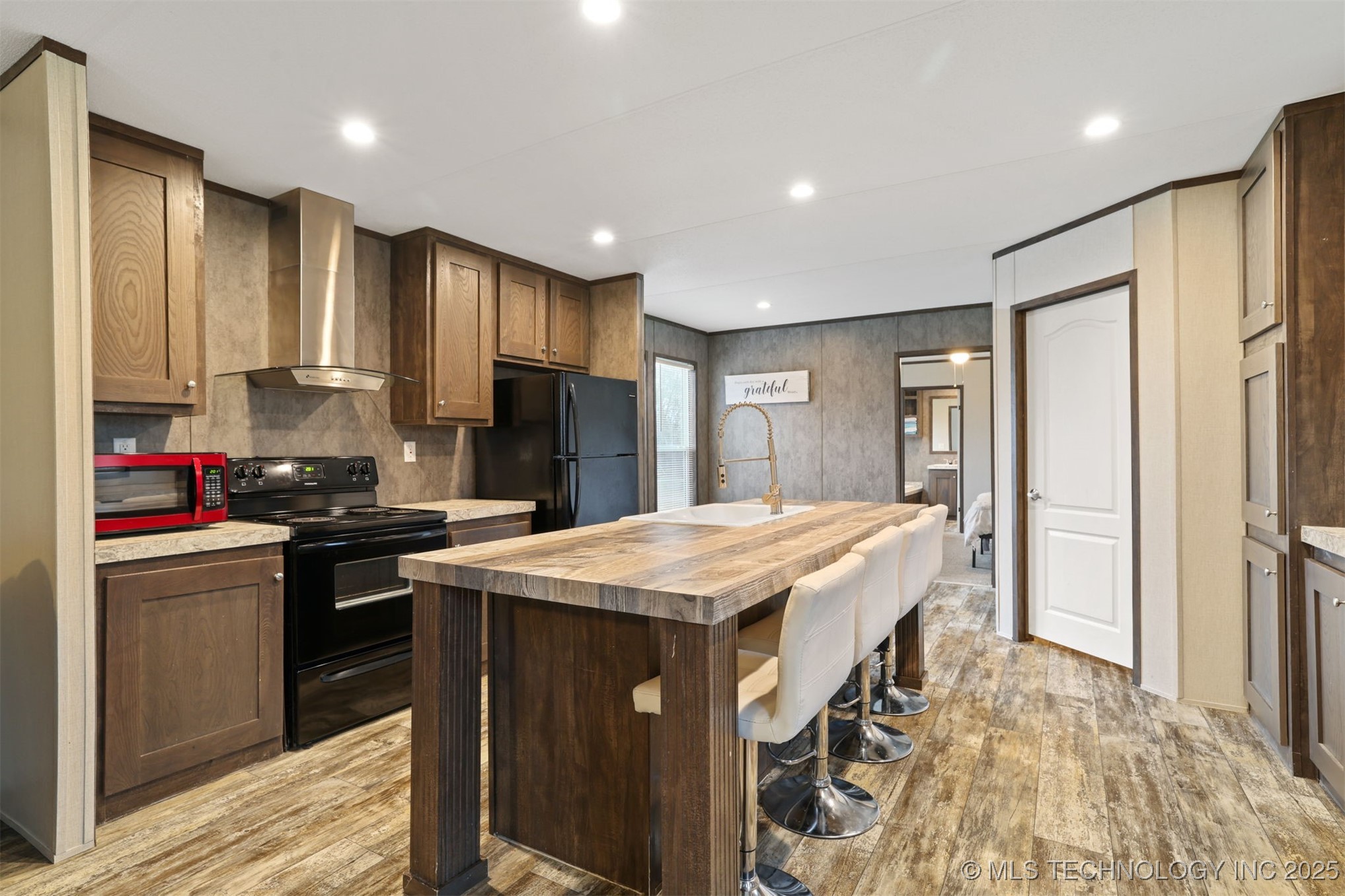 309 N 3rd Property Photo 12