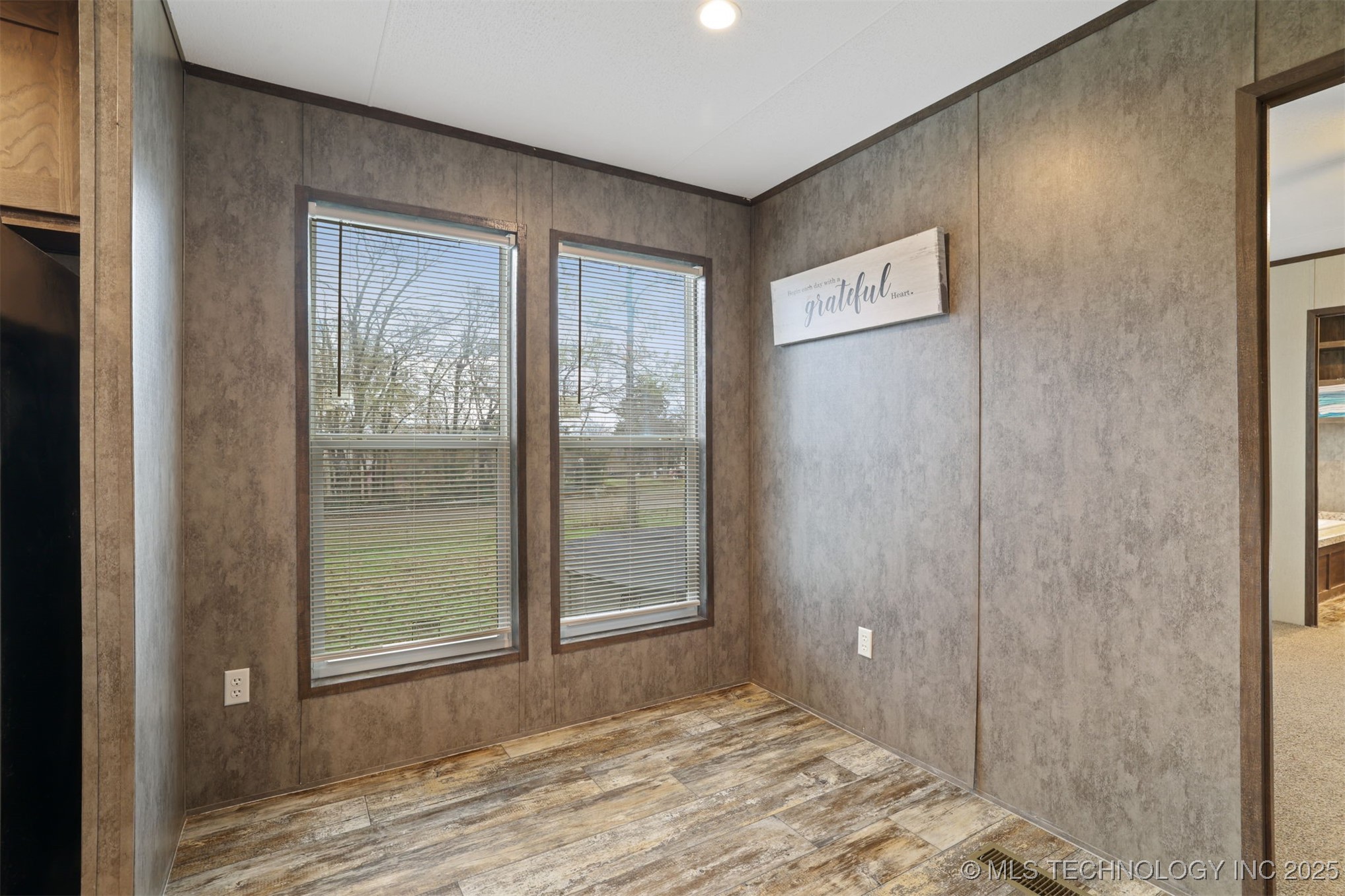 309 N 3rd Property Photo 14