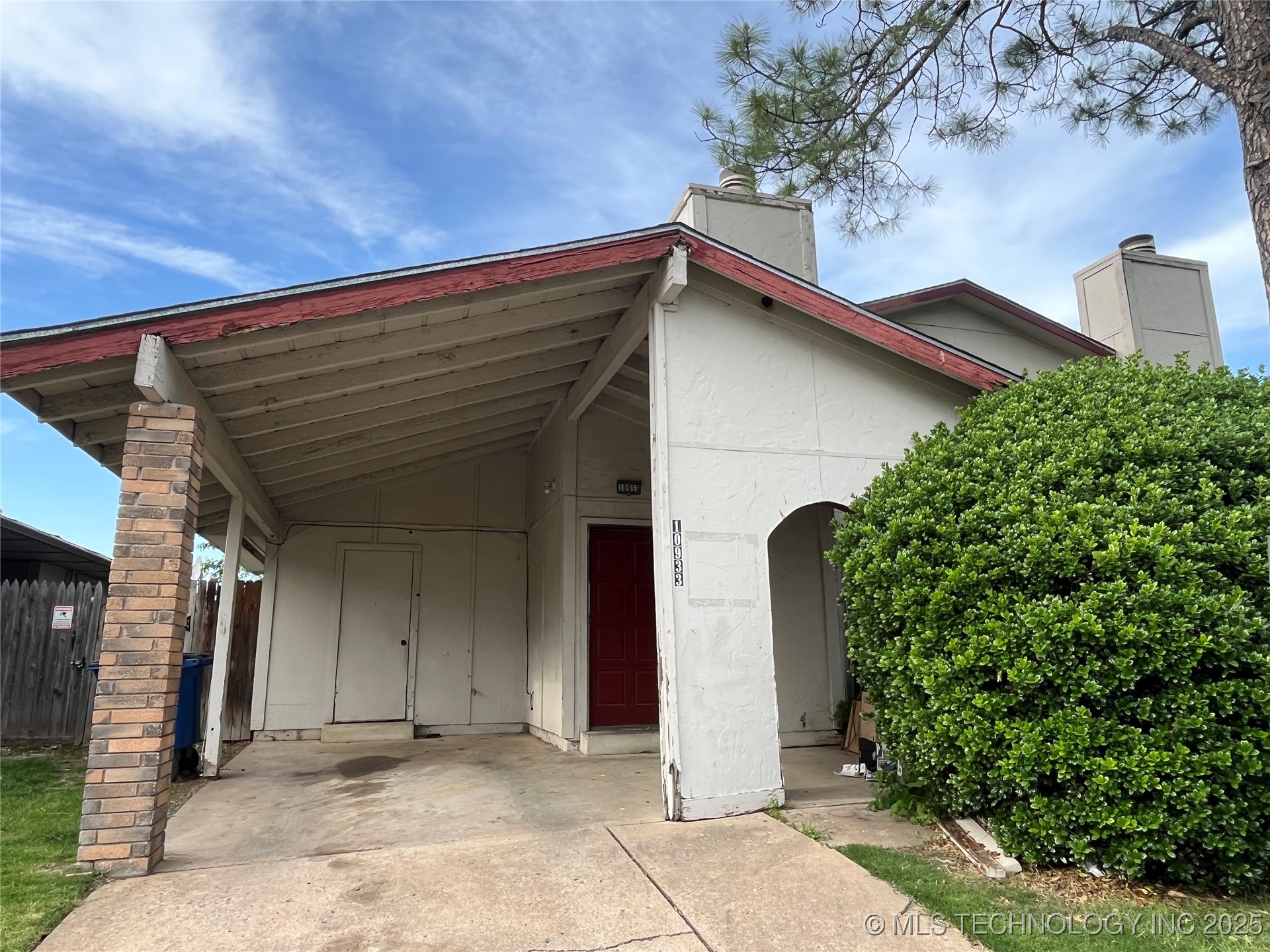 10933 E 16th Street Property Photo 1