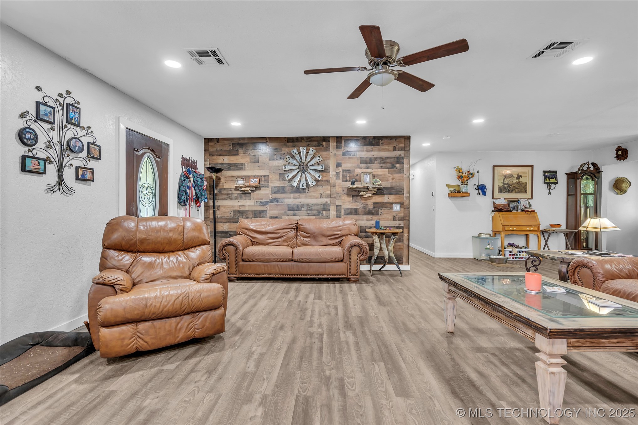 30 Peach Street Property Photo 2