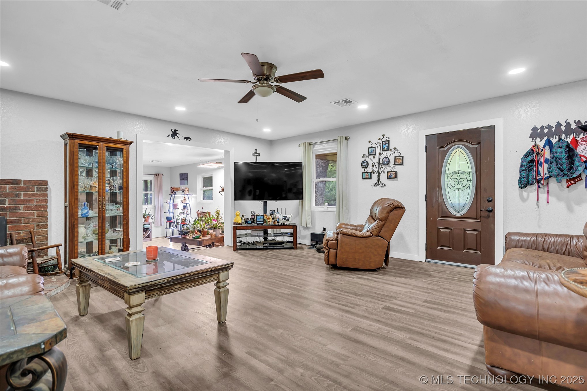 30 Peach Street Property Photo 4