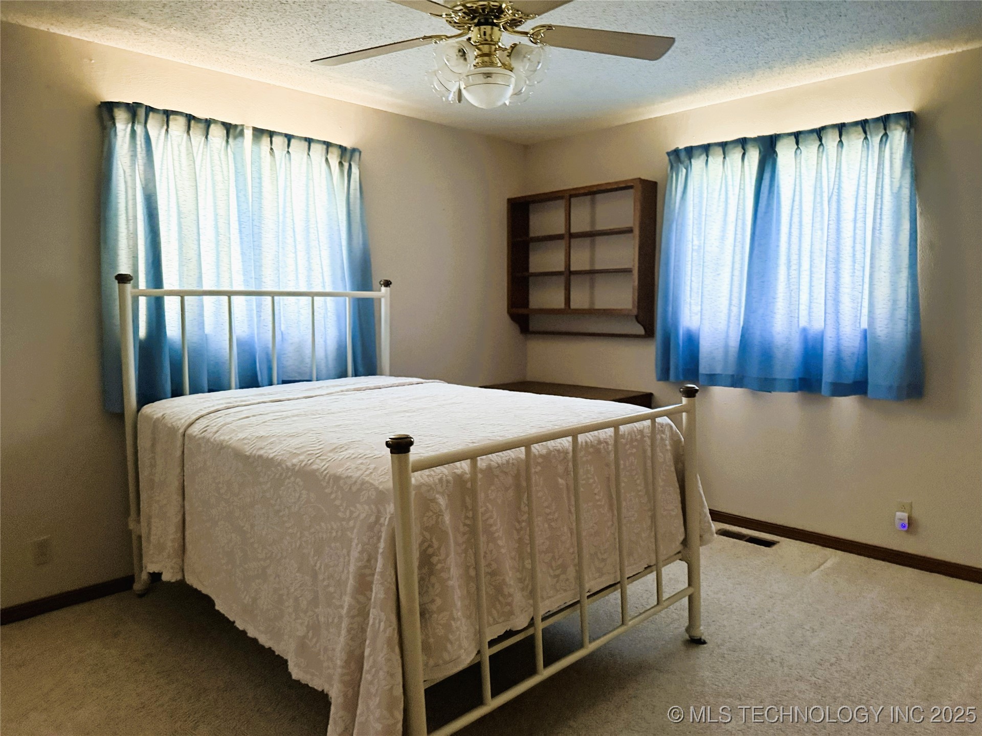 2011 W 1st Property Photo 10