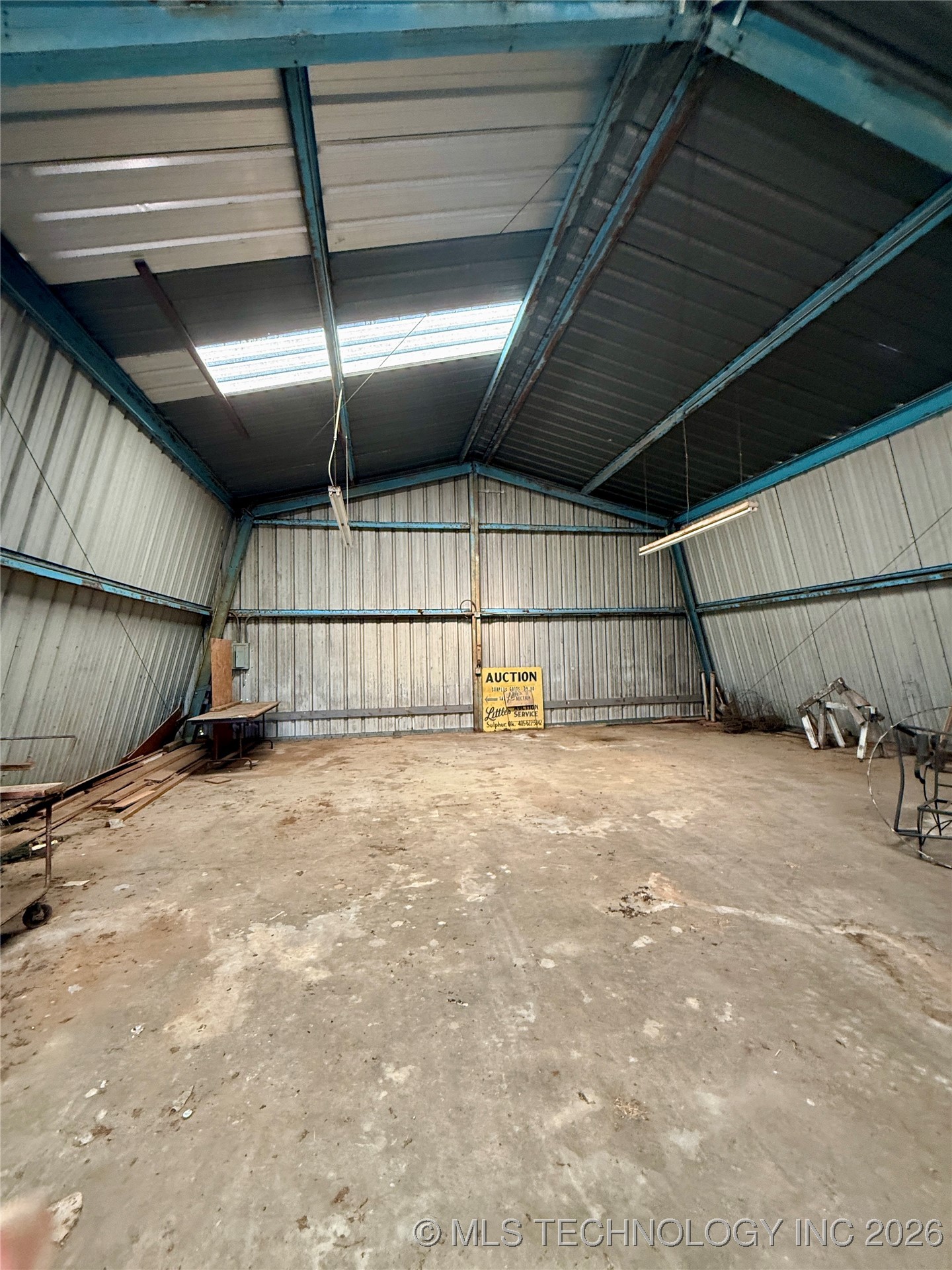 2011 W 1st Property Photo 19