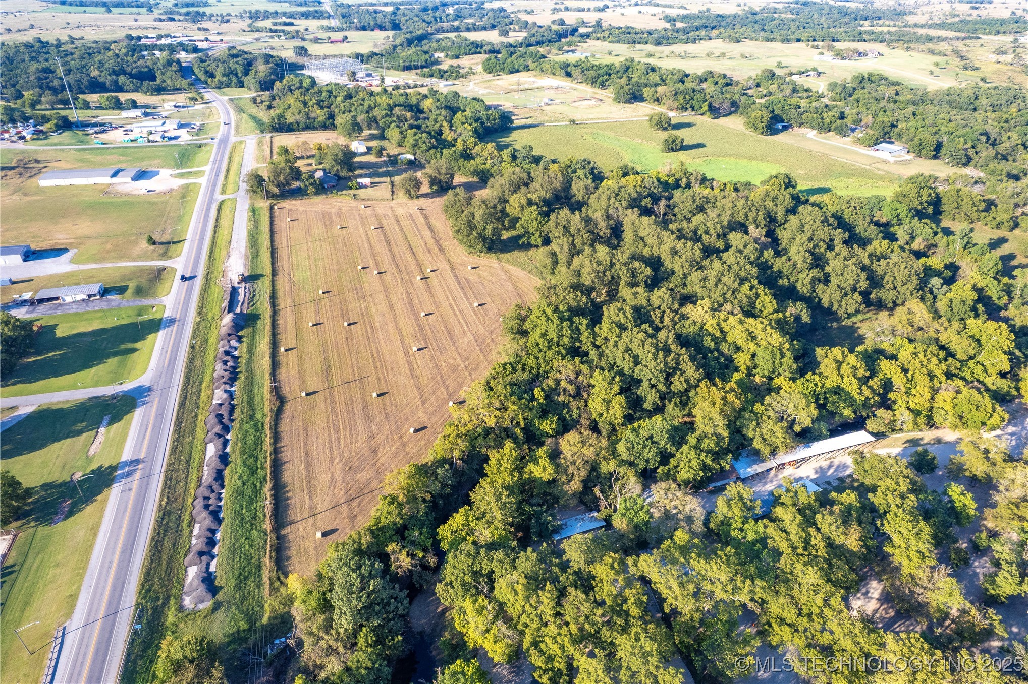 2011 W 1st Property Photo 20