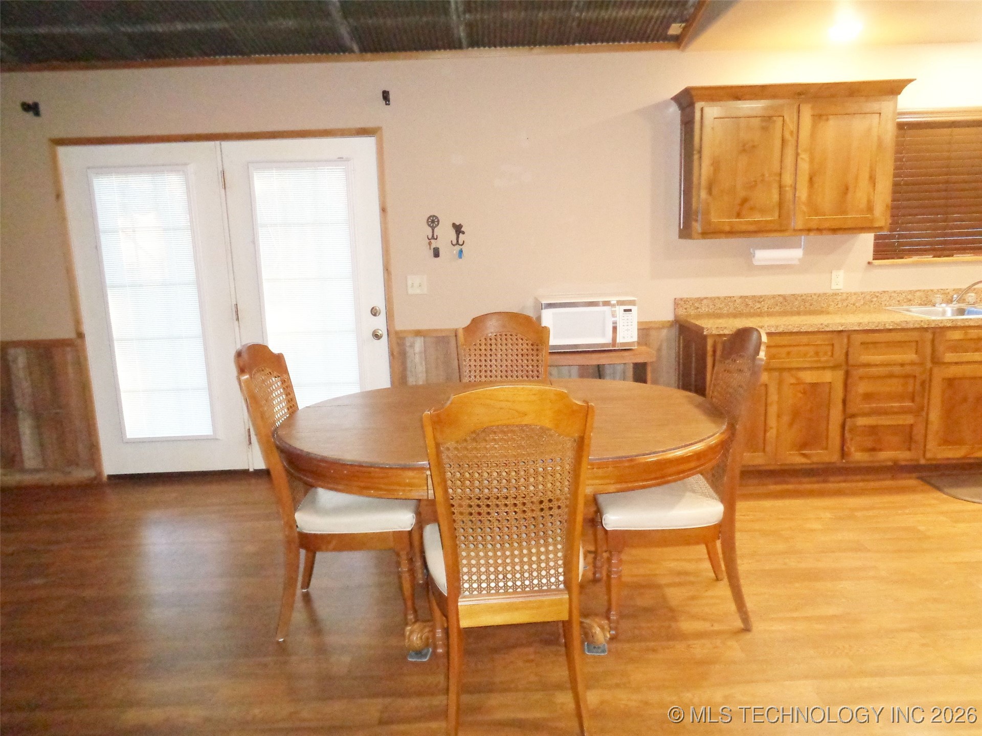 233 Betty Road Property Photo 3