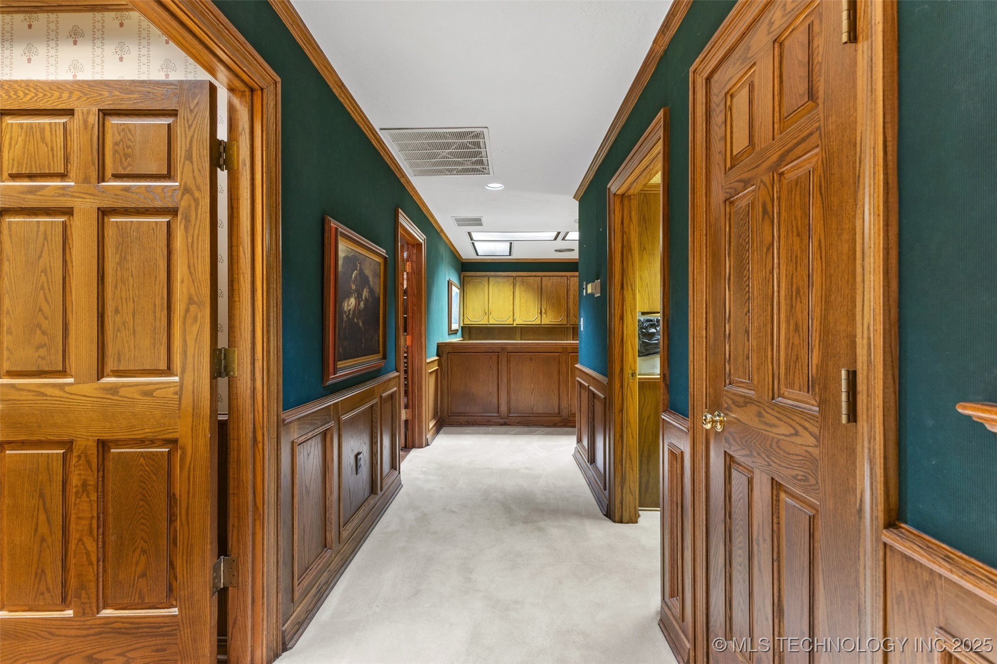 120 E 14th Property Photo 10