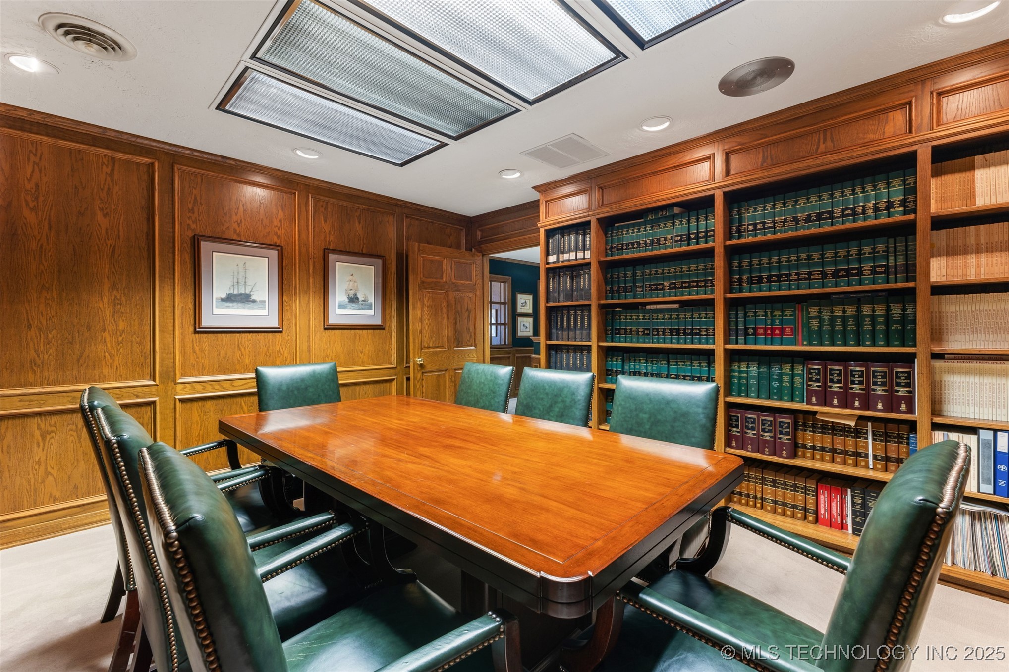 120 E 14th Property Photo 11