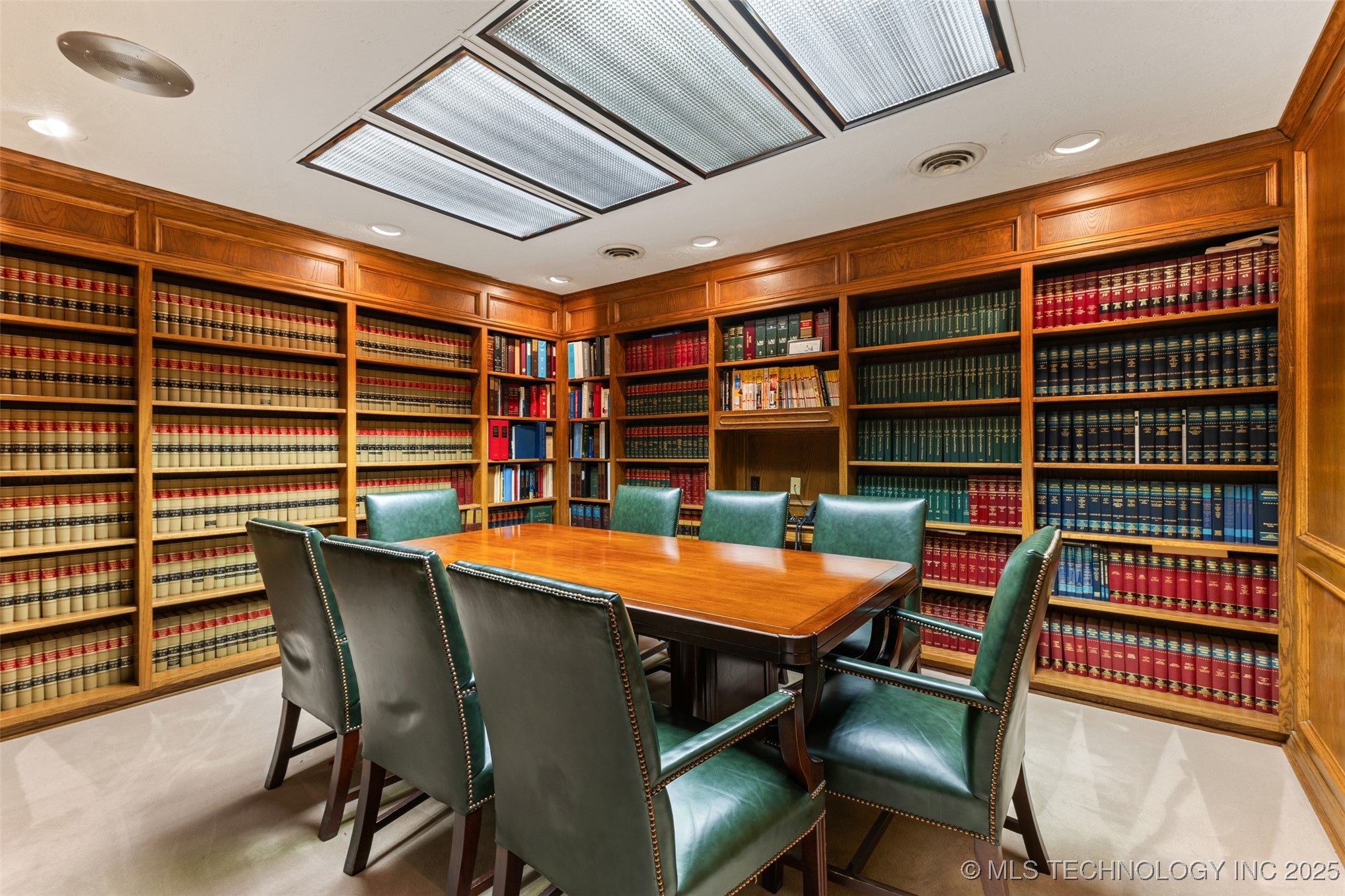 120 E 14th Property Photo 13