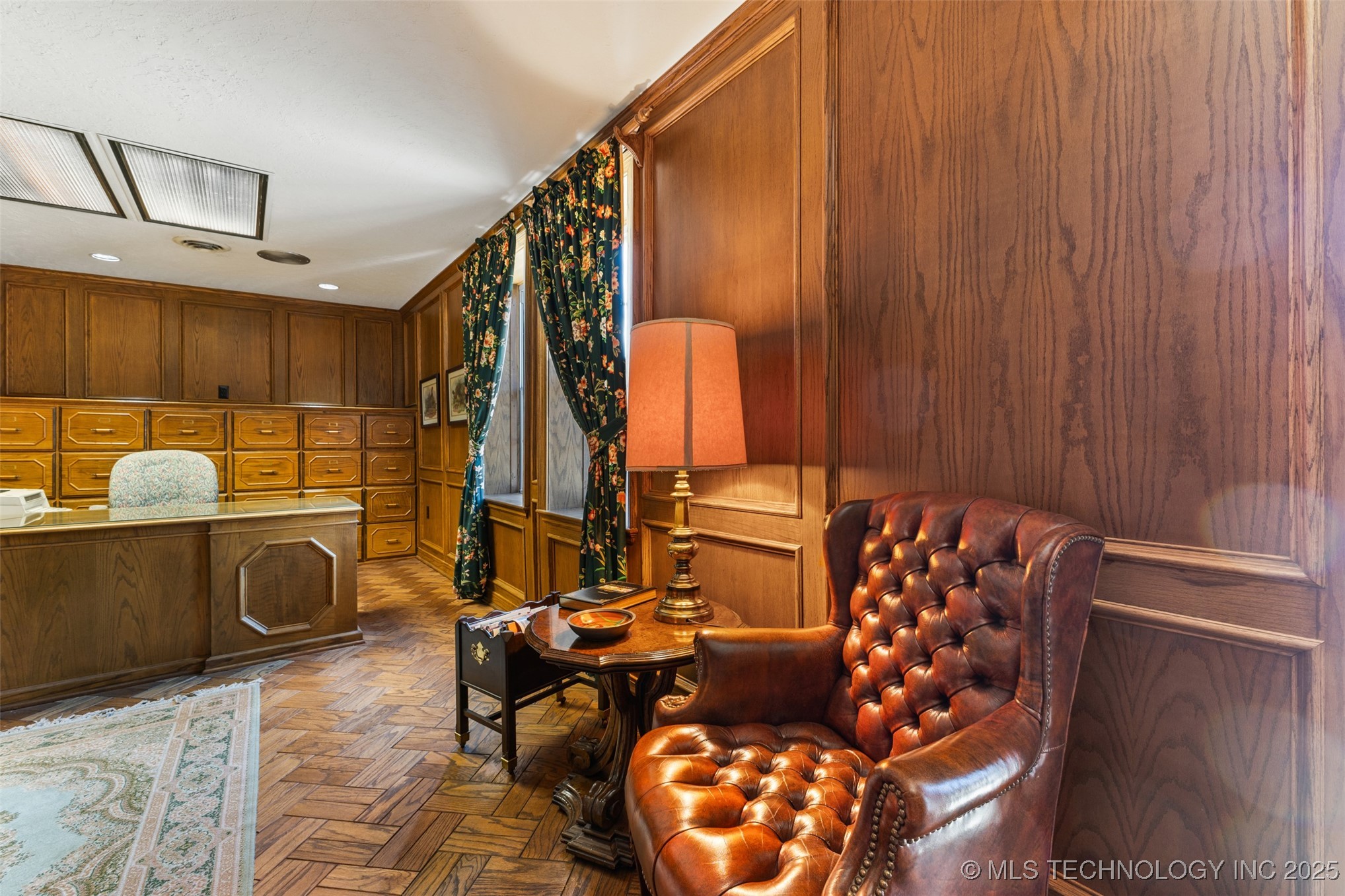 120 E 14th Property Photo 18