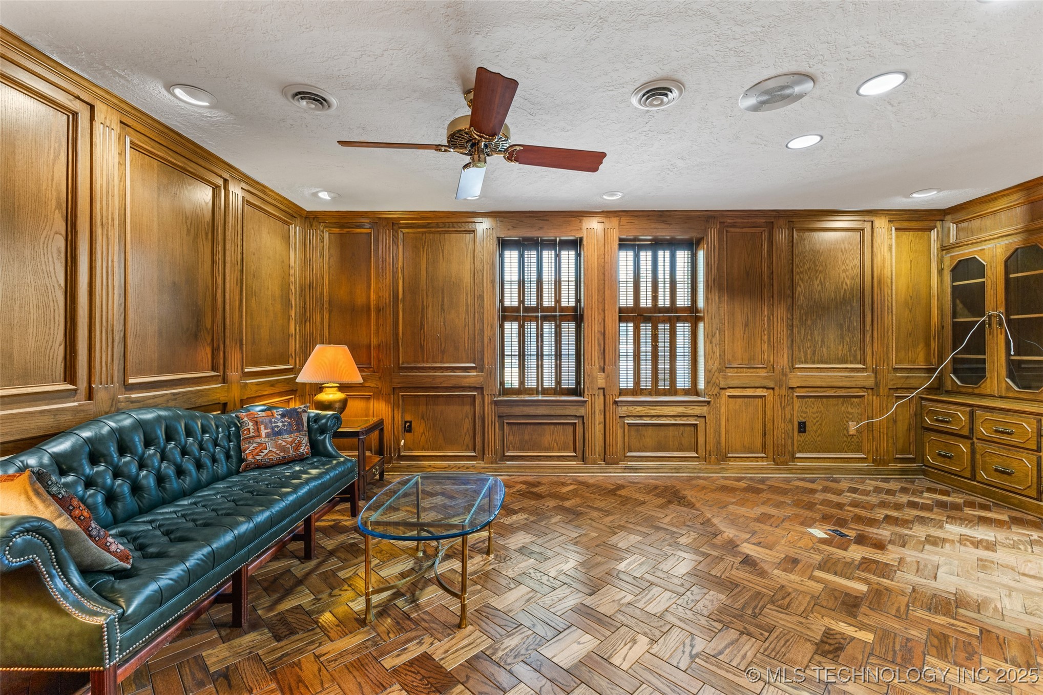 120 E 14th Property Photo 21