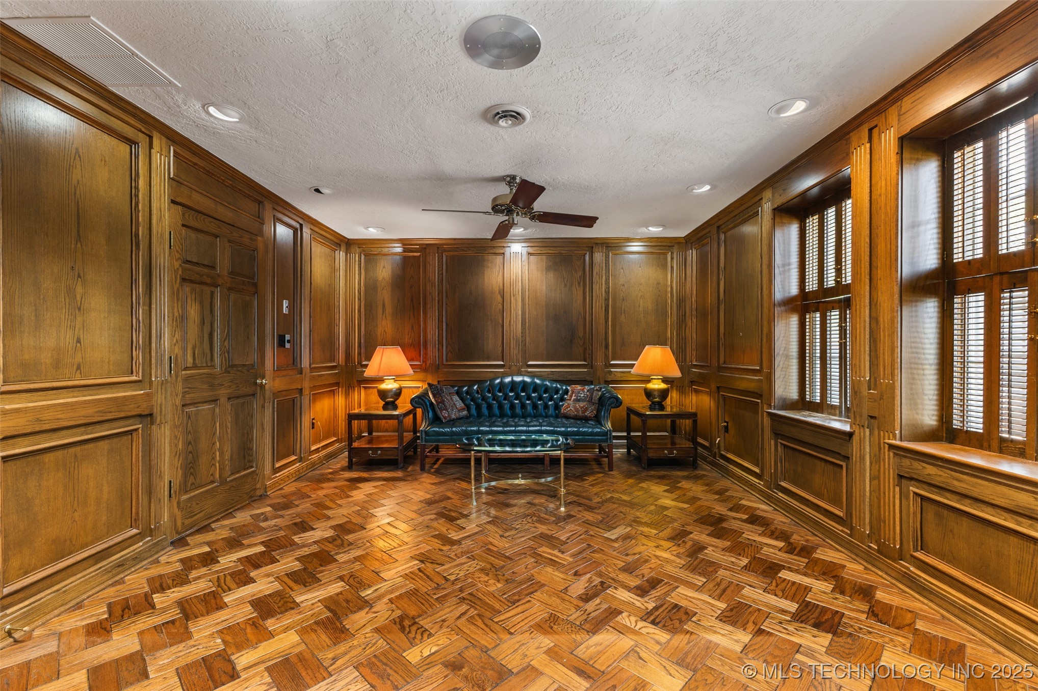 120 E 14th Property Photo 23