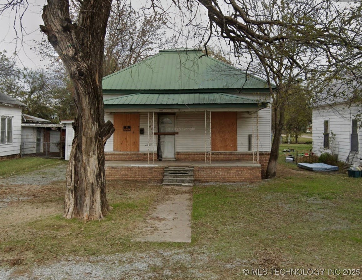 43 E Smith Property Photo 1