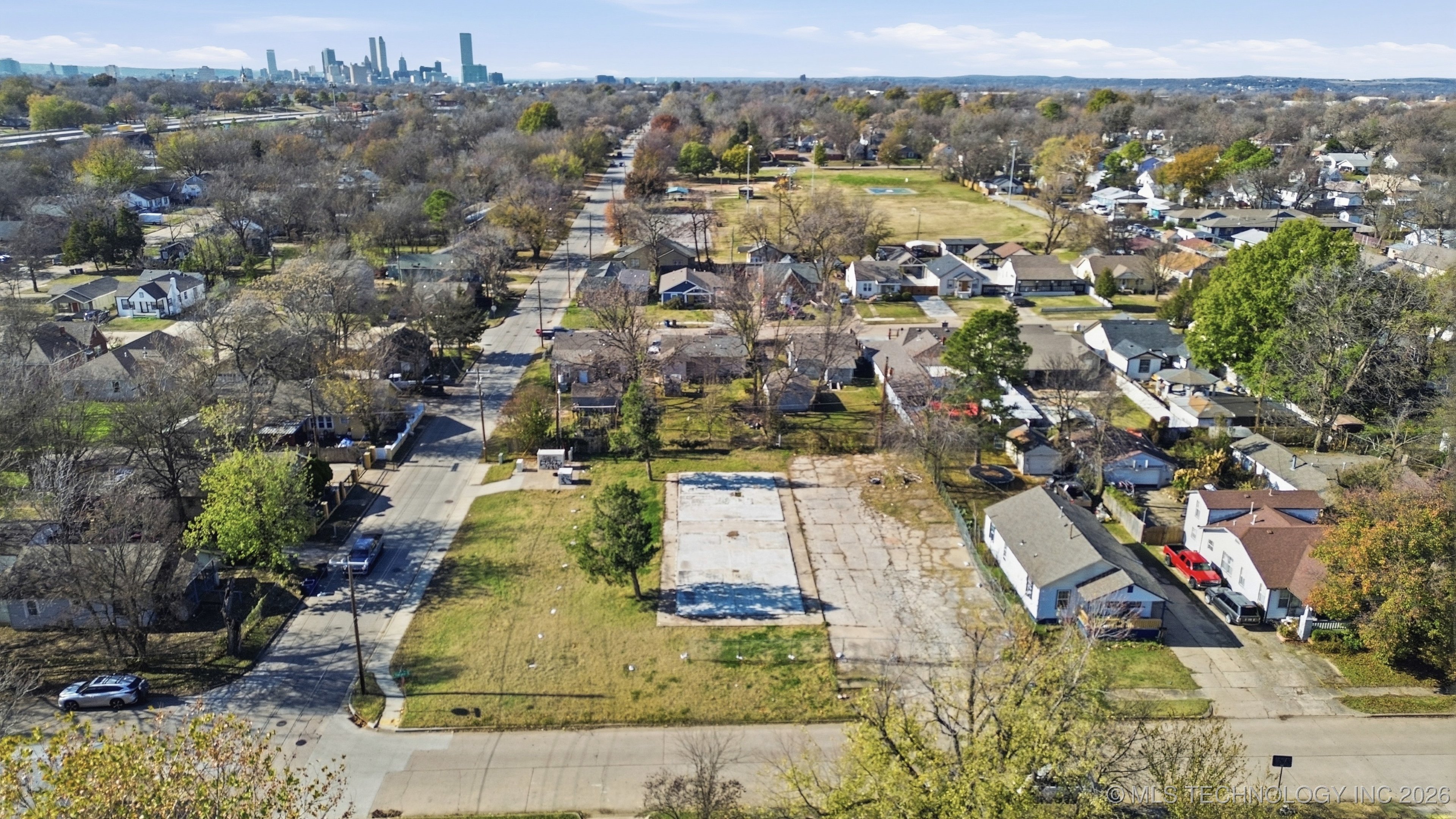 3015 E Archer Street Property Photo 3