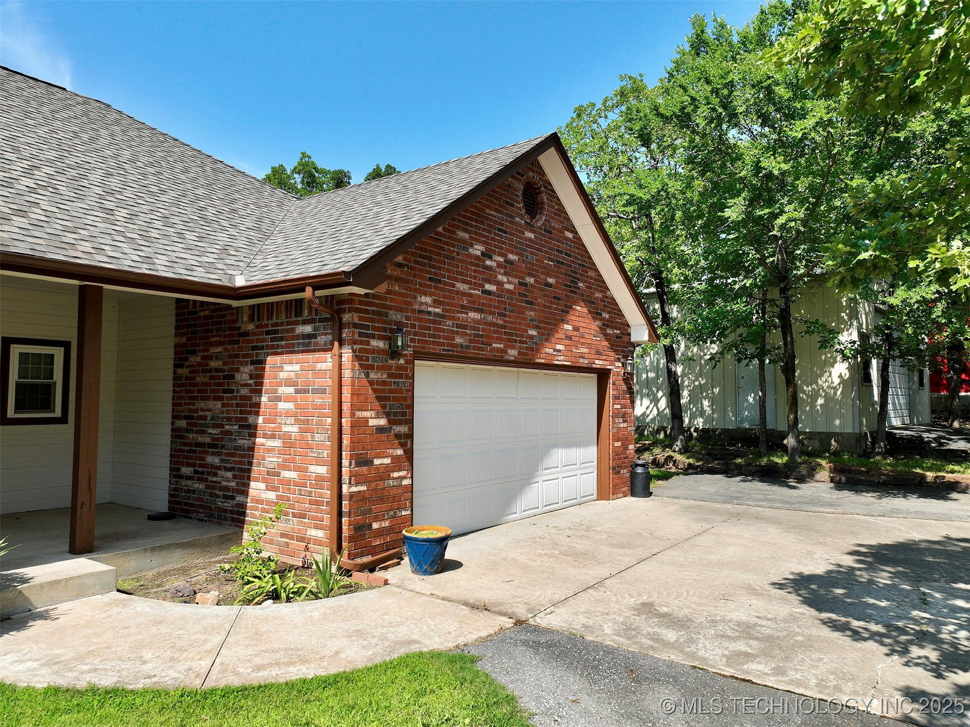 46 Acorn Street Property Photo 5