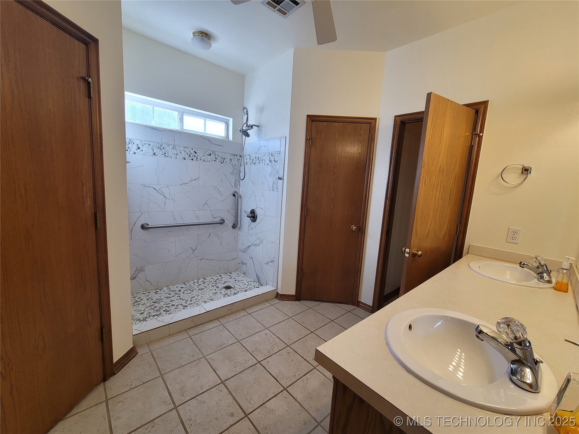 46 Acorn Street Property Photo 40