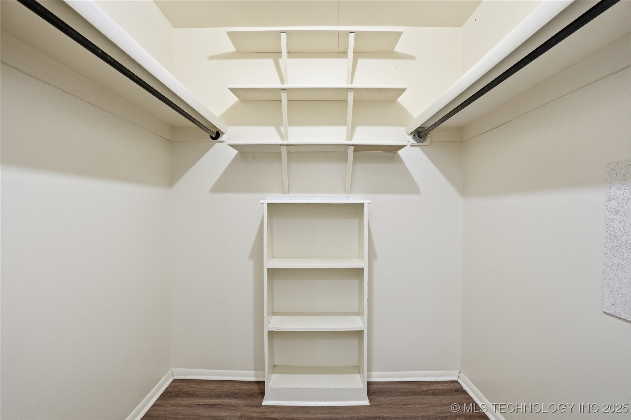 6732 S Lewis Avenue 312 Property Photo 7