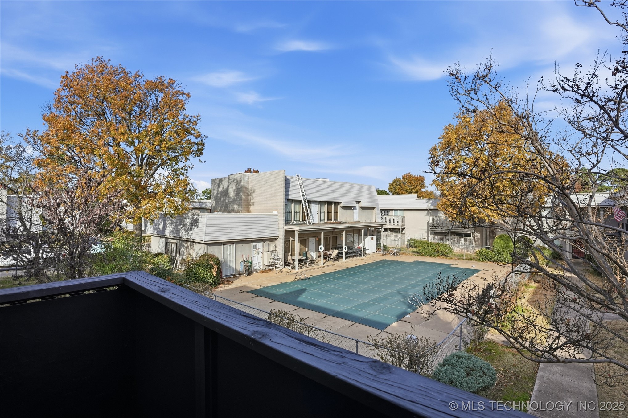 6732 S Lewis Avenue 312 Property Photo 9