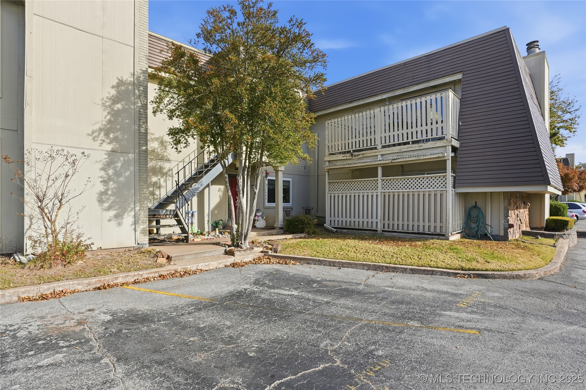 6732 S Lewis Avenue 312 Property Photo 10