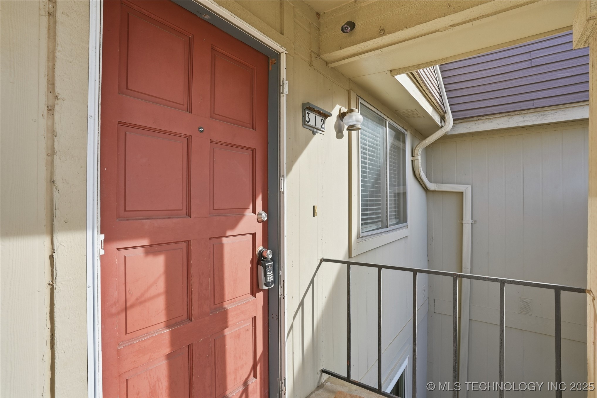 6732 S Lewis Avenue 312 Property Photo 11