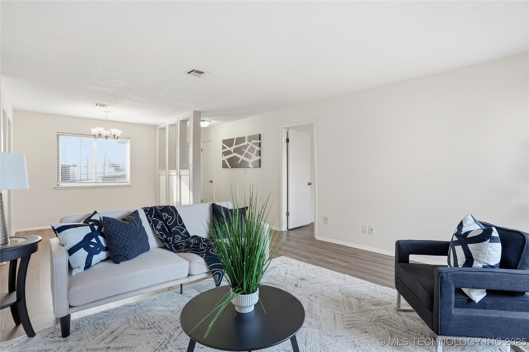 6732 S Lewis Avenue 312 Property Photo 12