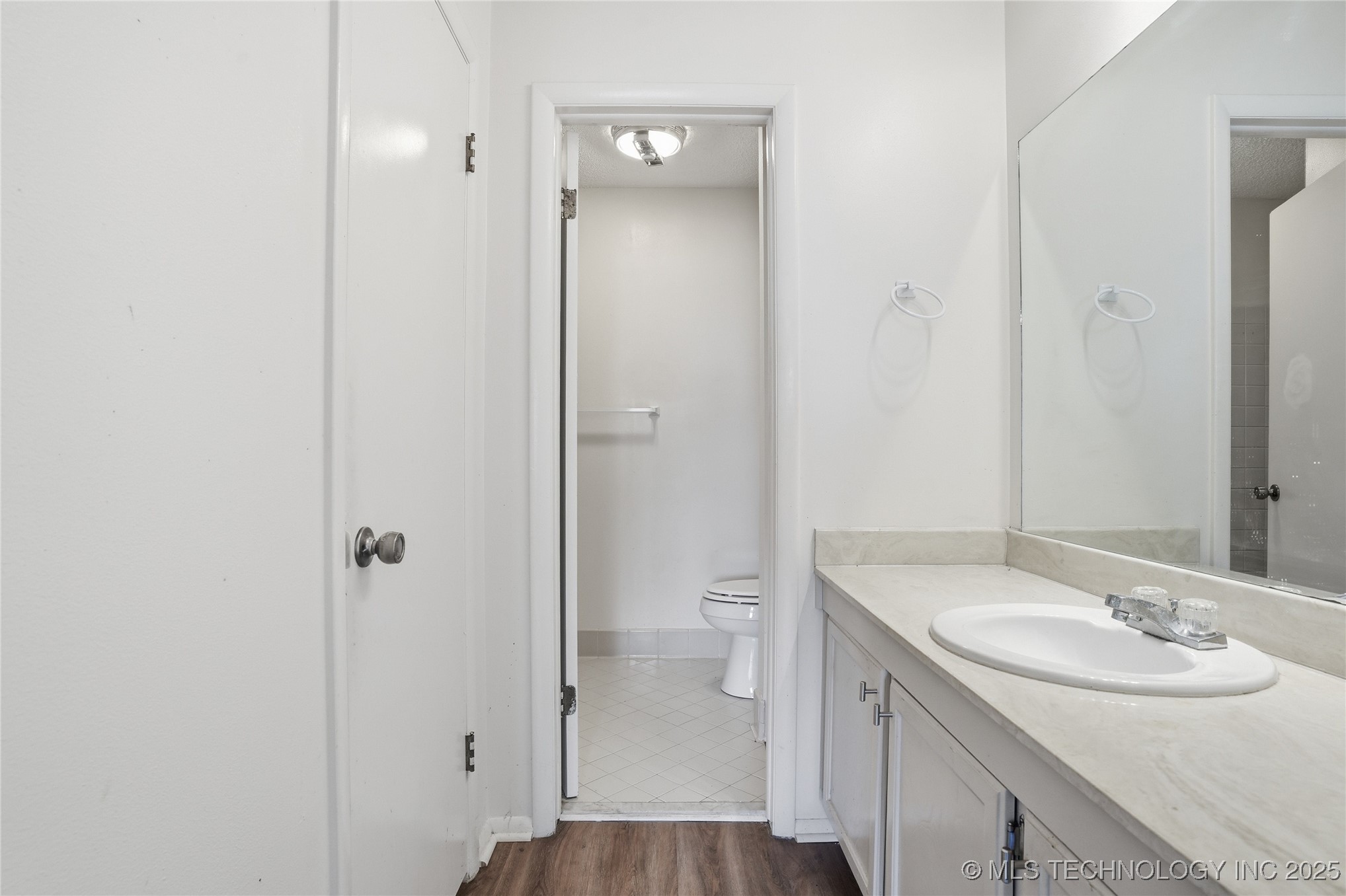 6732 S Lewis Avenue 312 Property Photo 23