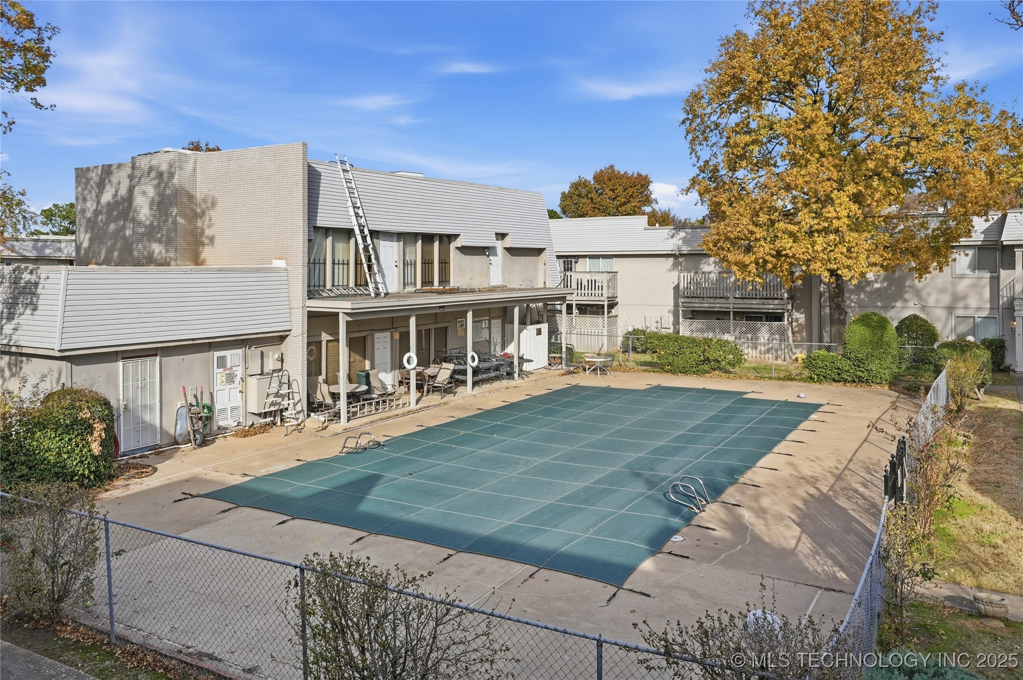 6732 S Lewis Avenue 312 Property Photo 26