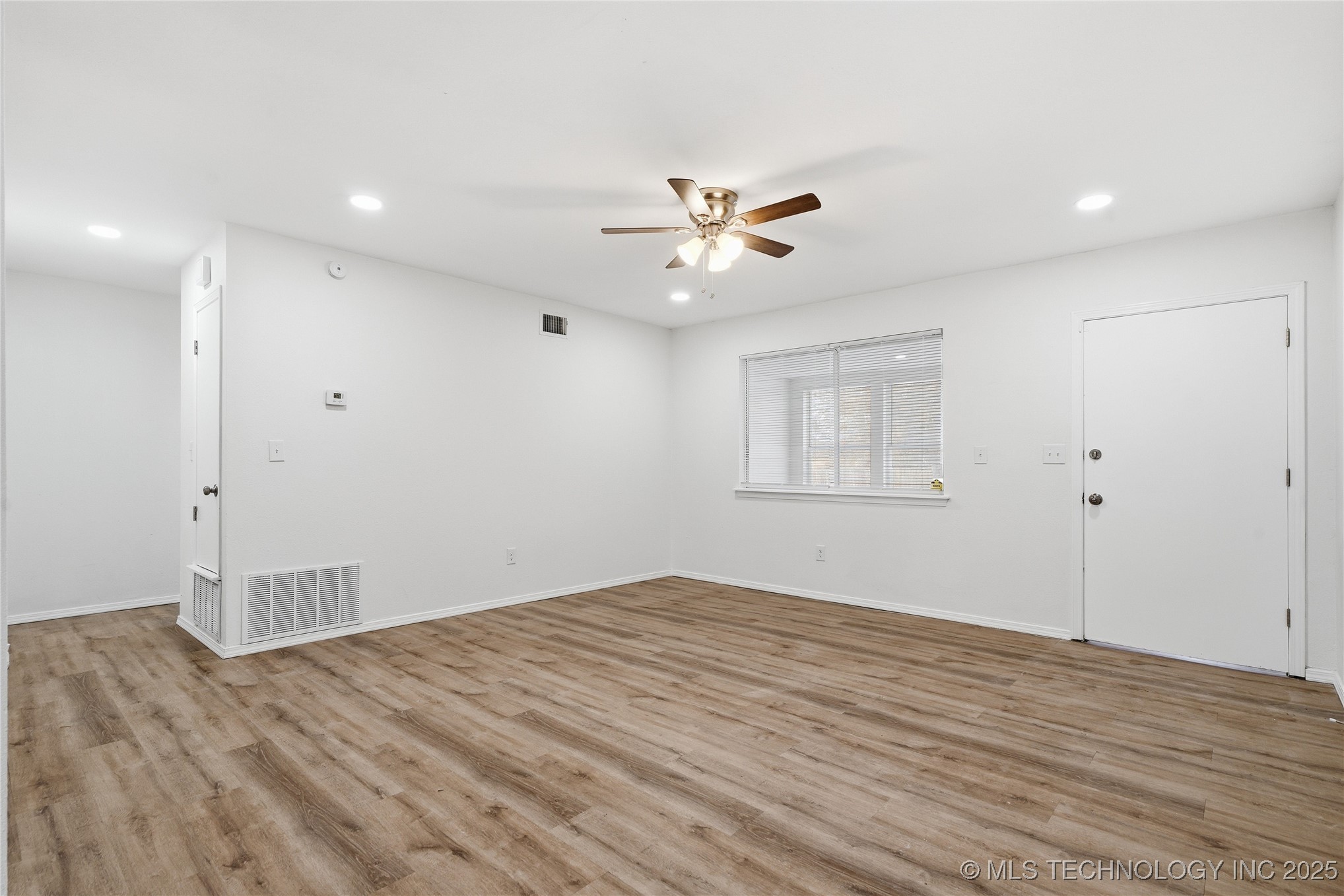 1605 S 125th East Avenue Property Photo 6