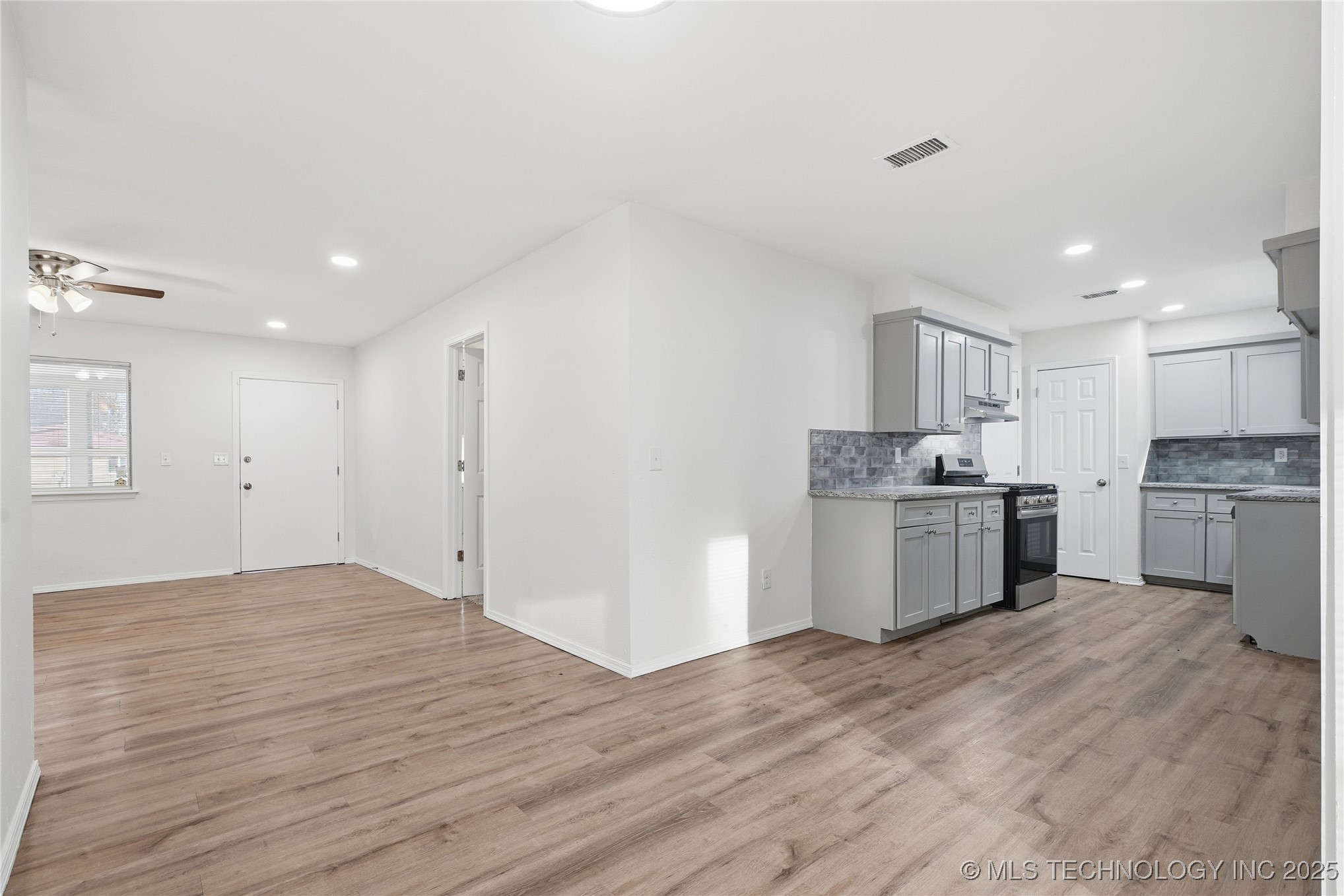 1605 S 125th East Avenue Property Photo 9