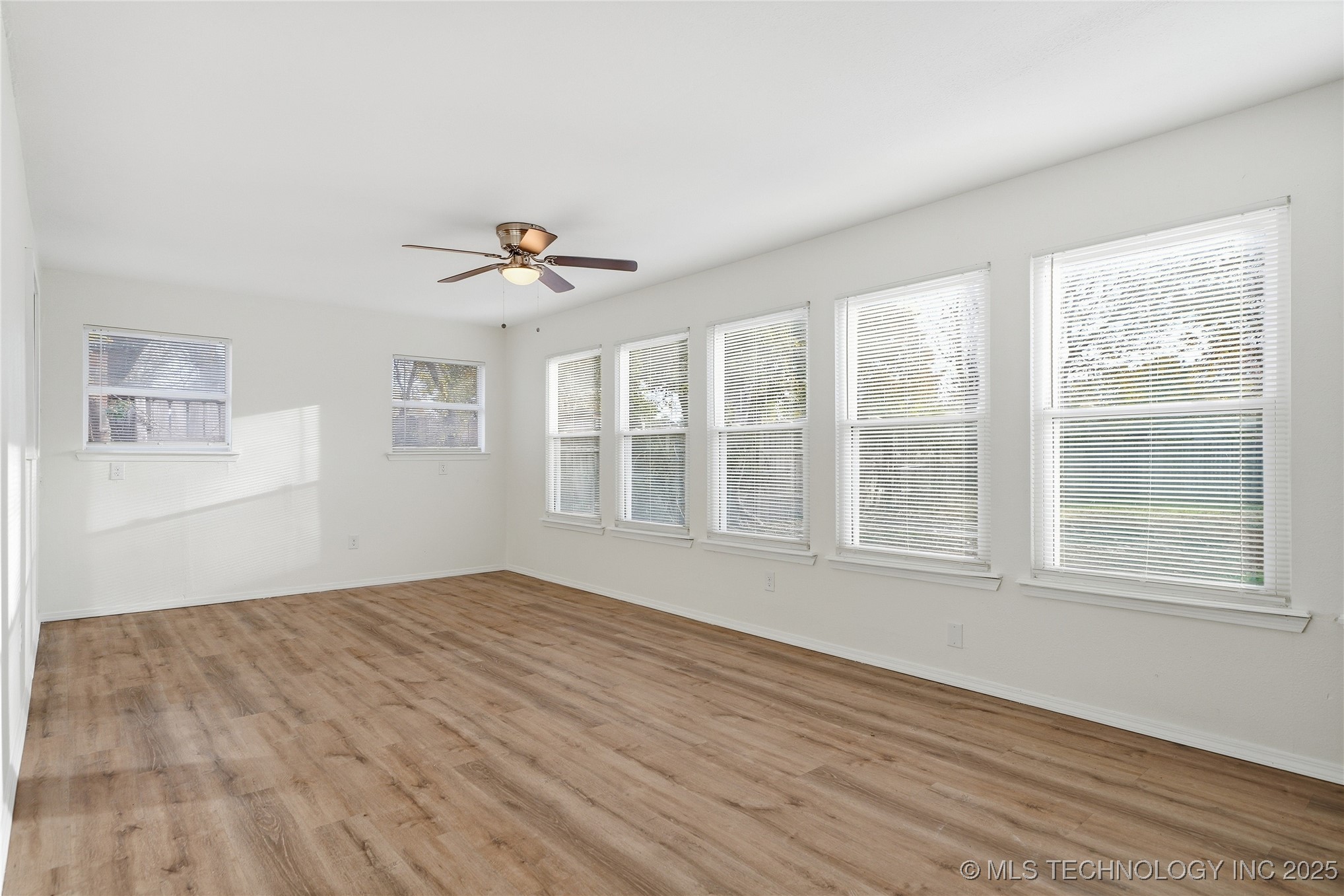 1605 S 125th East Avenue Property Photo 17