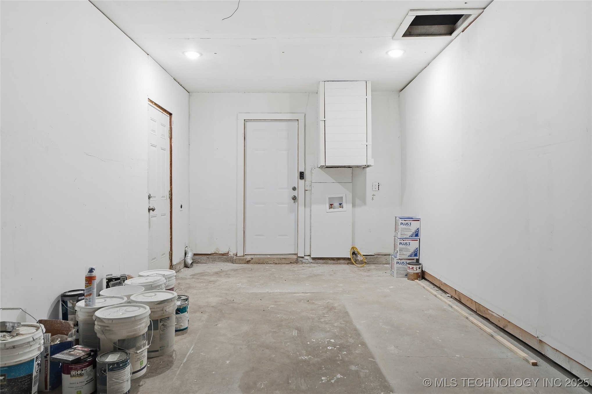 1605 S 125th East Avenue Property Photo 31