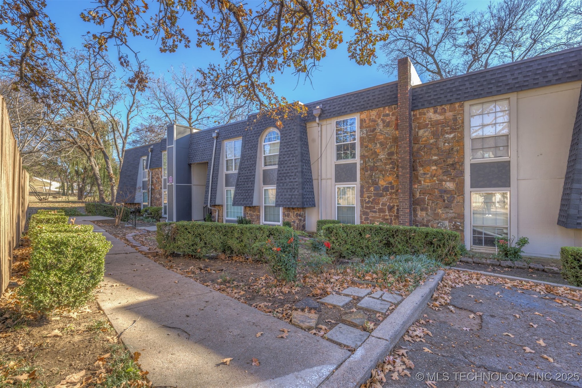 4428 E 68th Street 484 Property Photo 1