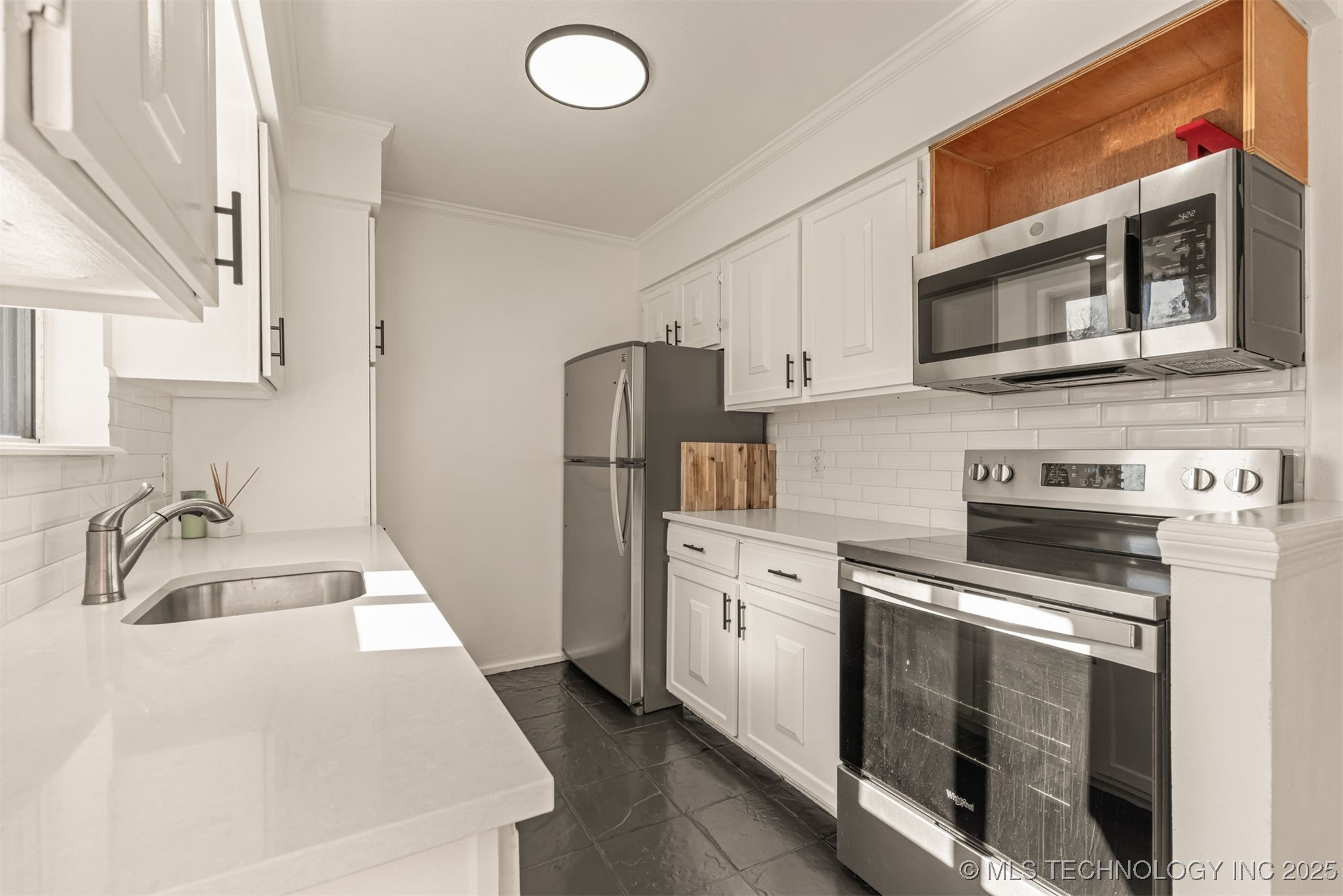 4428 E 68th Street 484 Property Photo 12