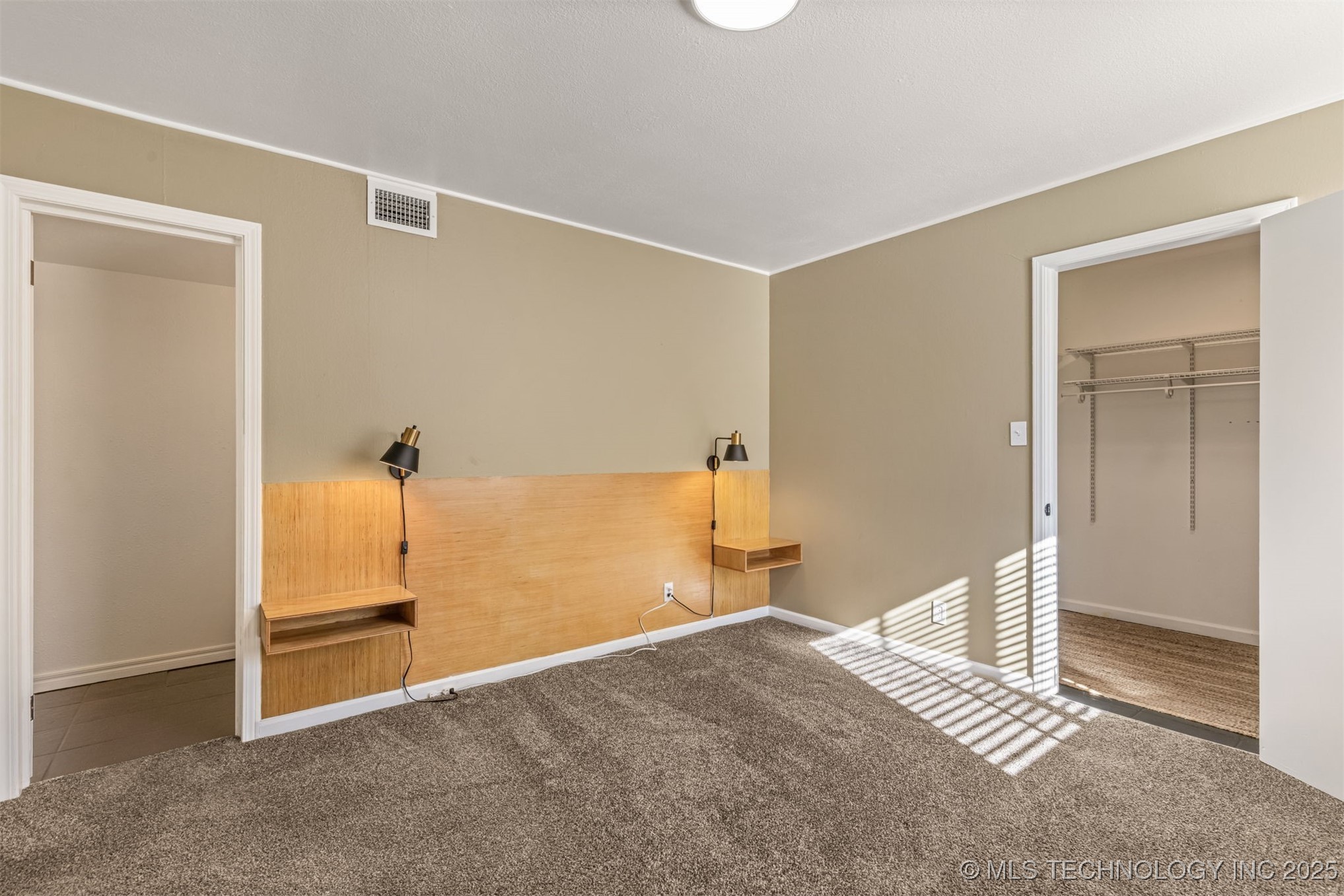 4428 E 68th Street 484 Property Photo 15