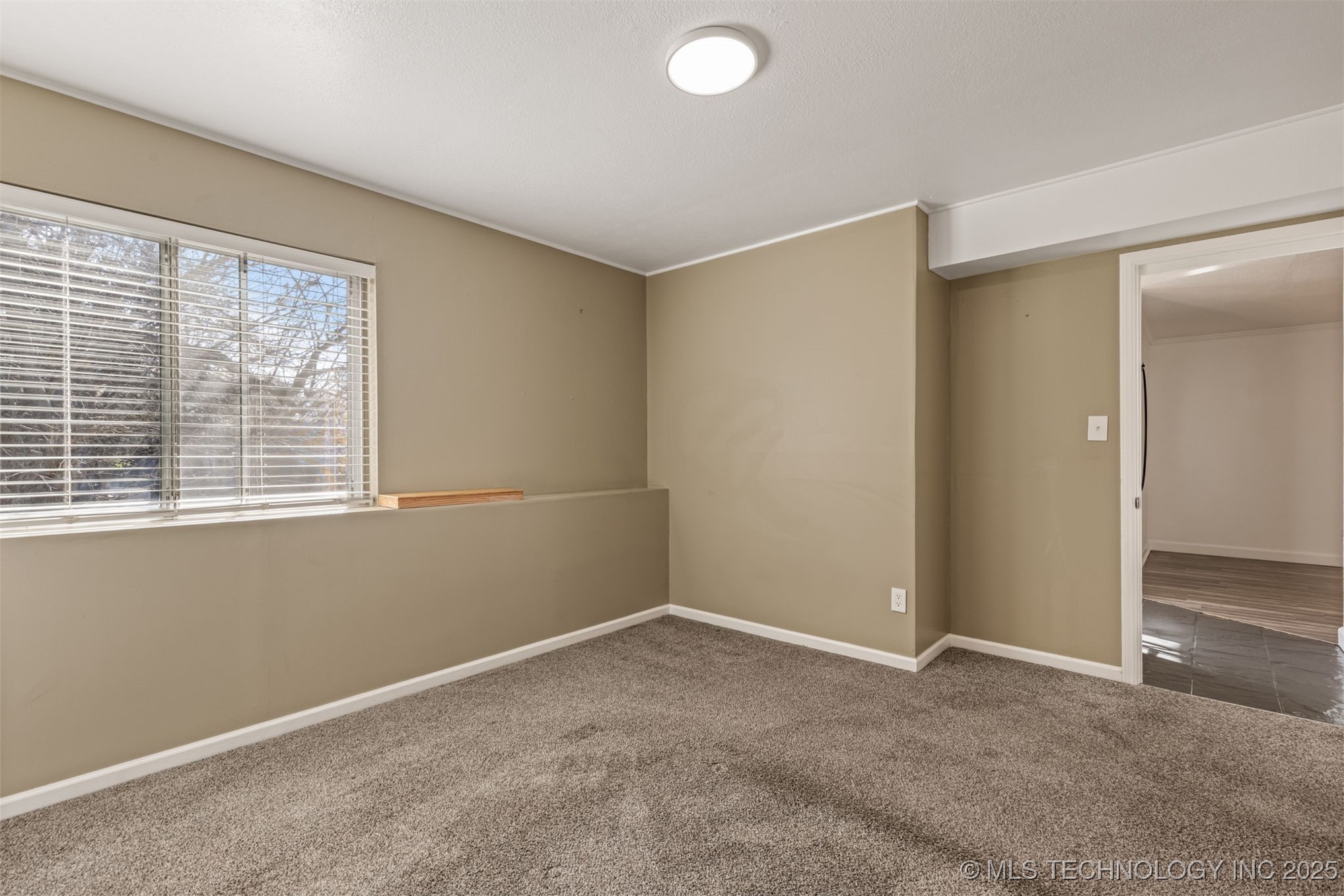 4428 E 68th Street 484 Property Photo 17