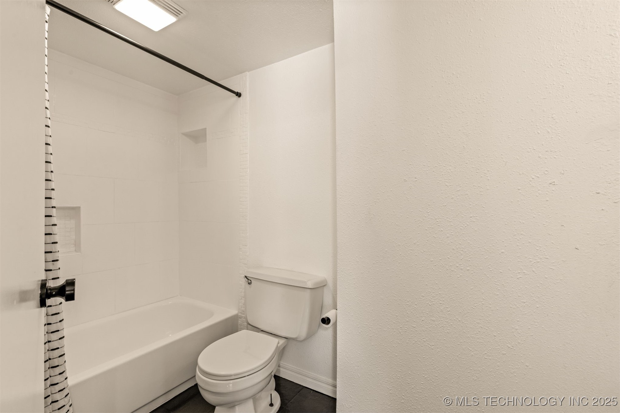 4428 E 68th Street 484 Property Photo 19