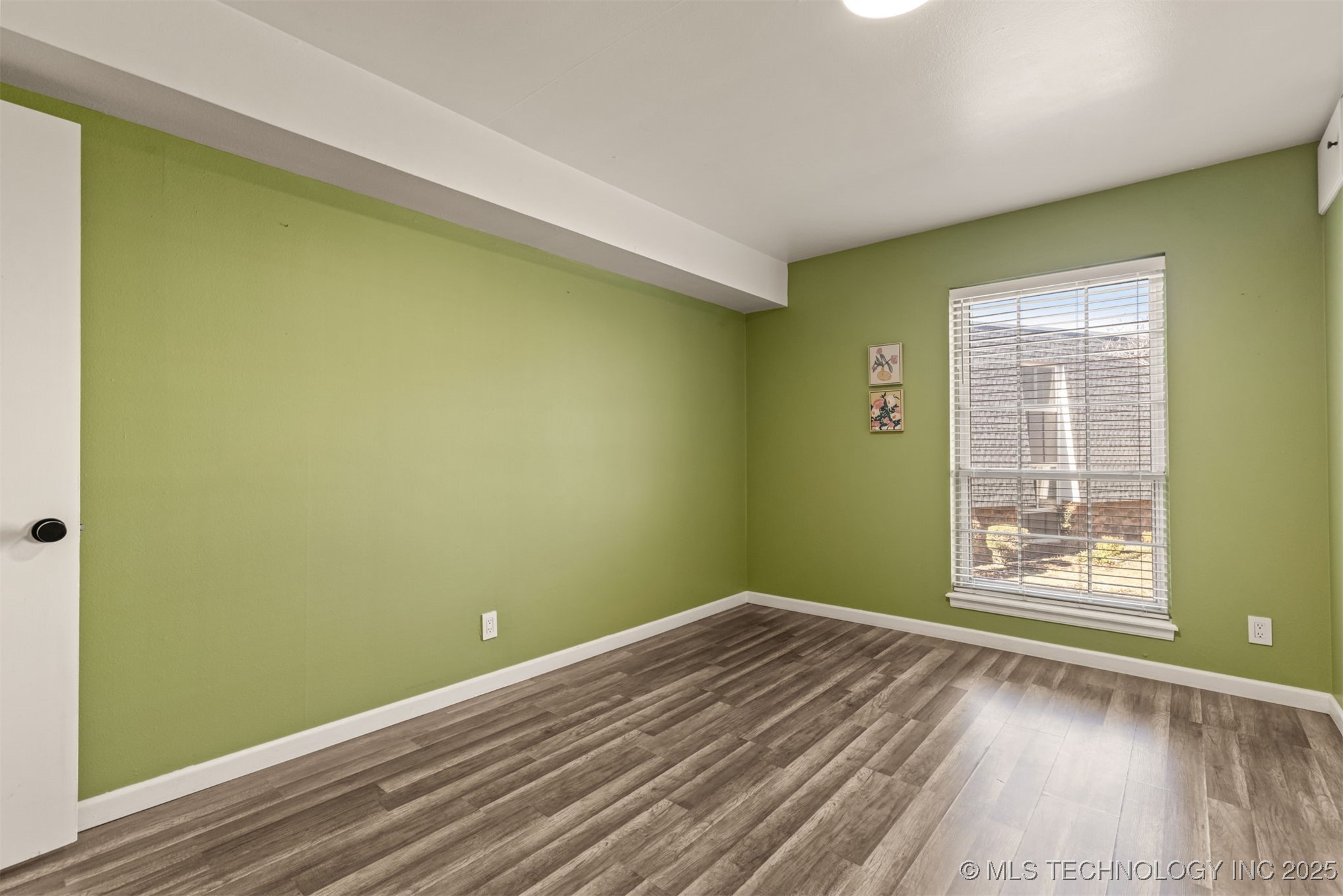 4428 E 68th Street 484 Property Photo 26