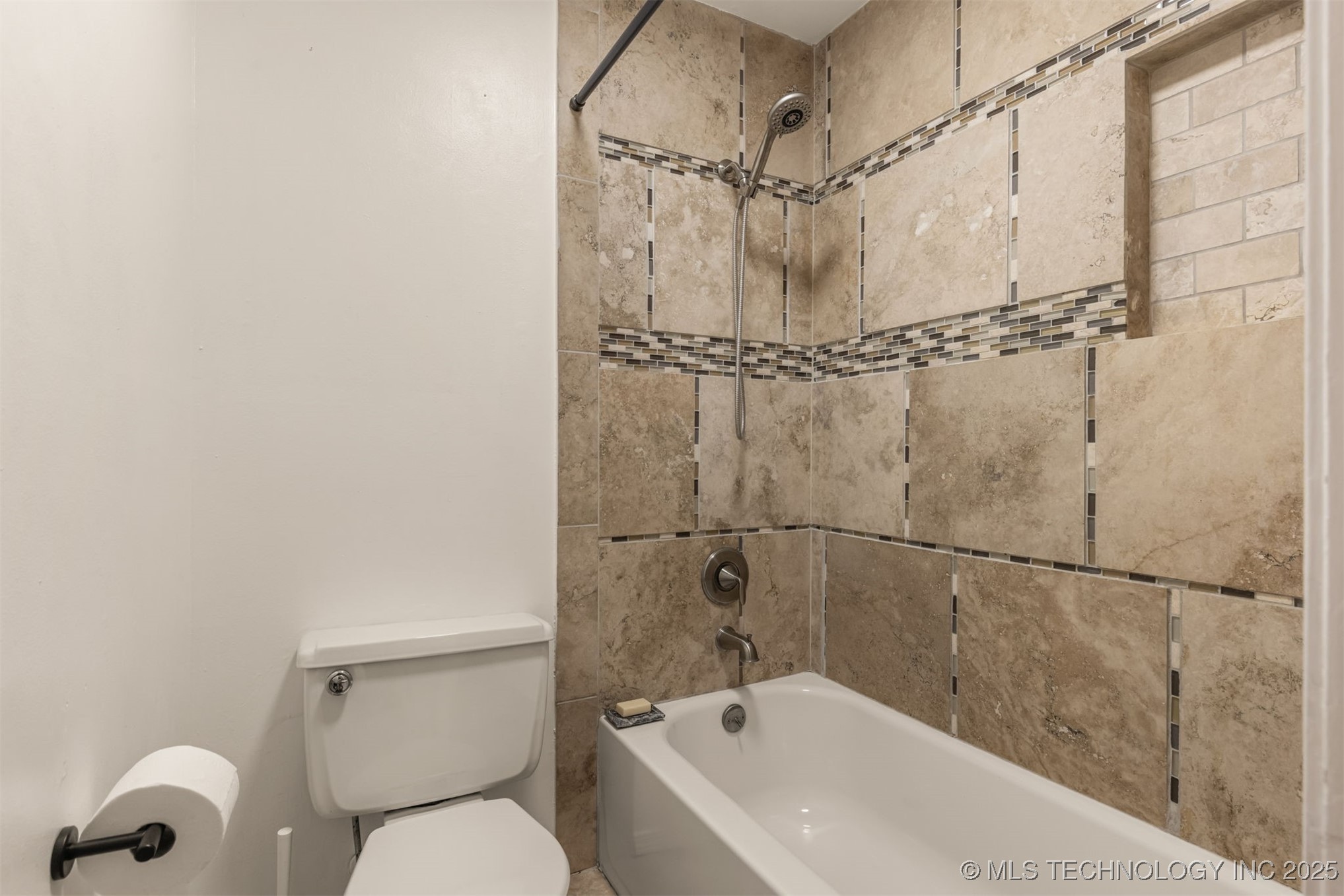 4428 E 68th Street 484 Property Photo 33