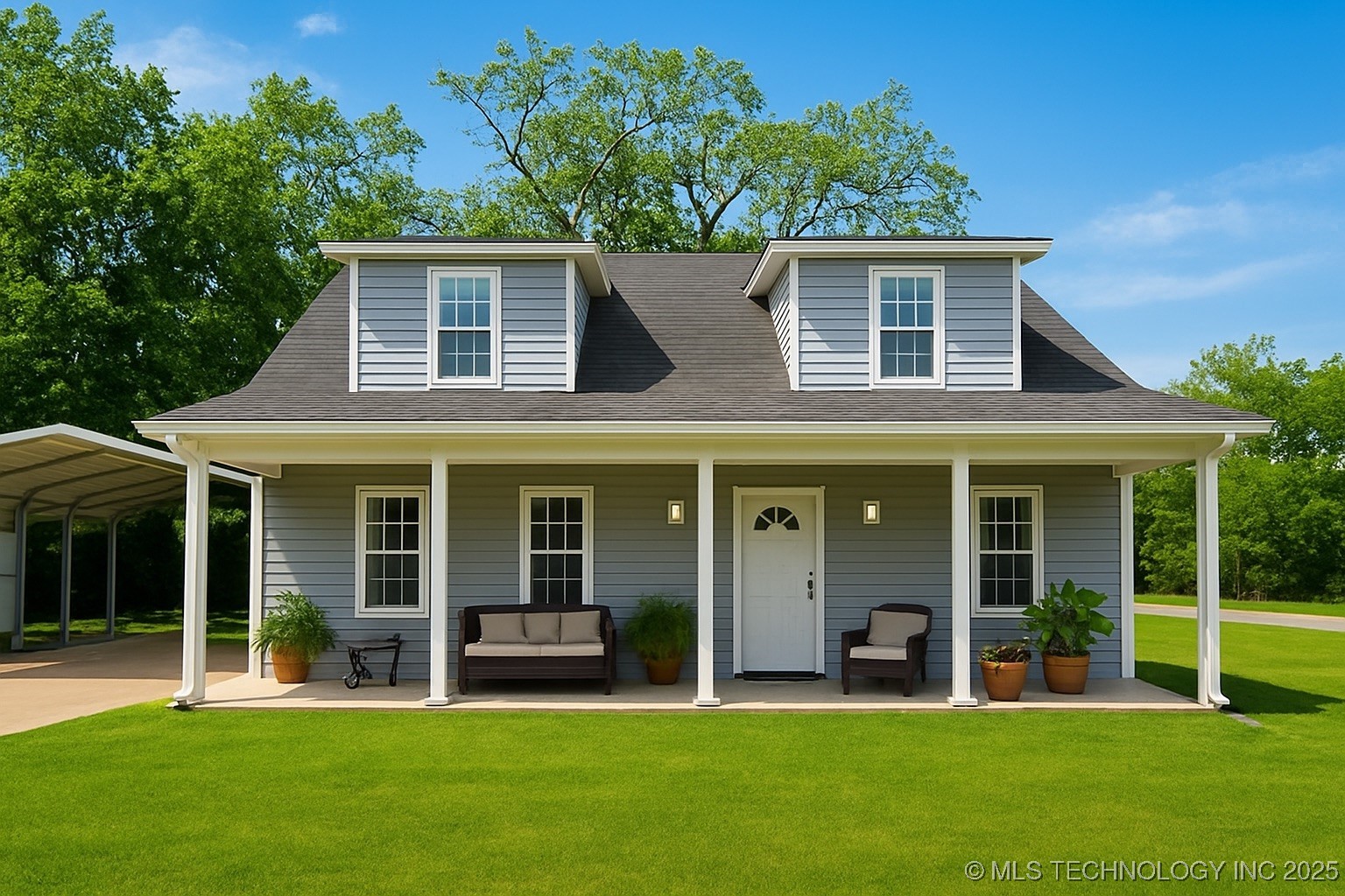 304 S Blackstone Street Property Photo 1